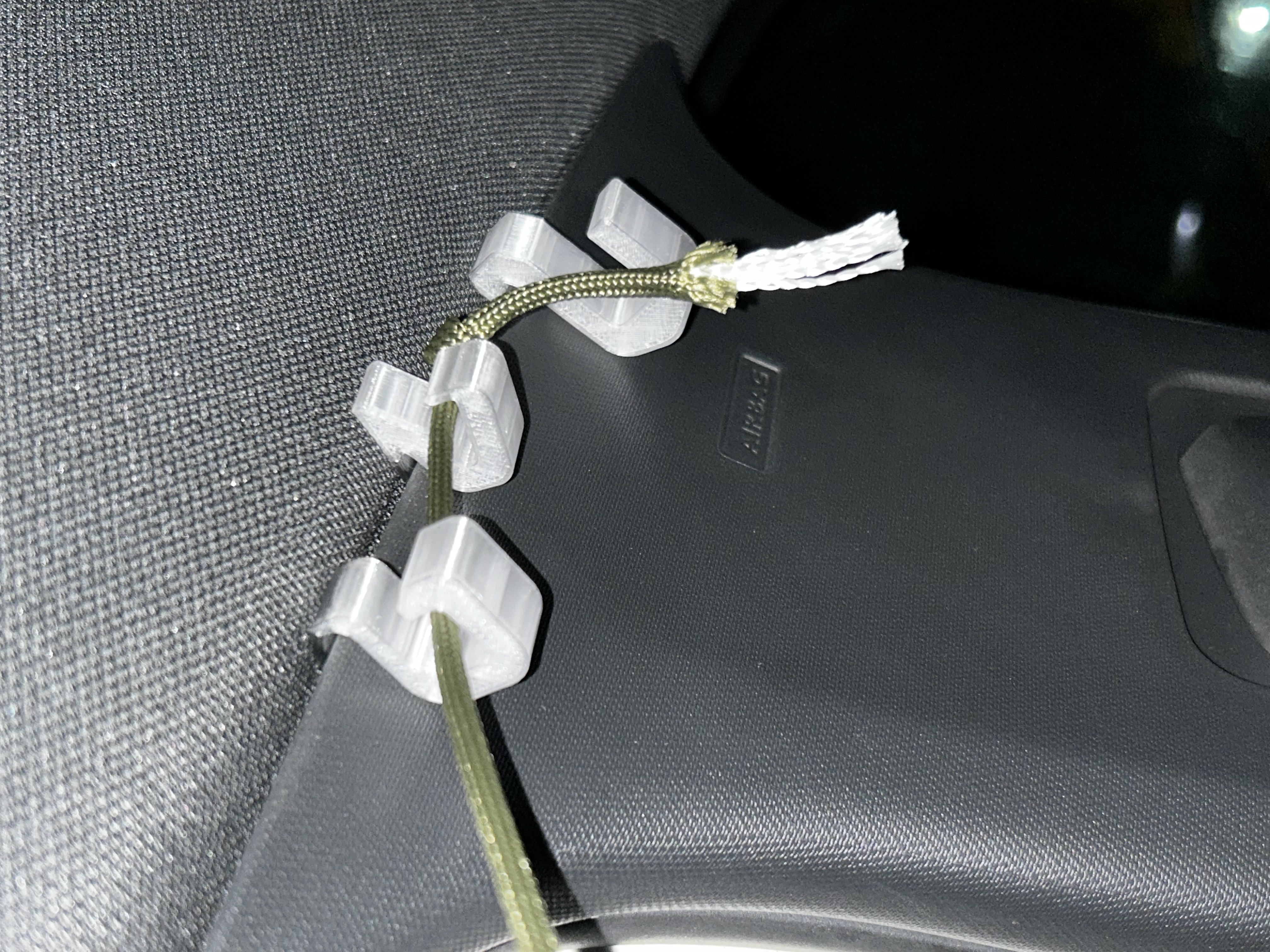 Miniatura 2 do modelo 3D Universal car hook (headliner hook)