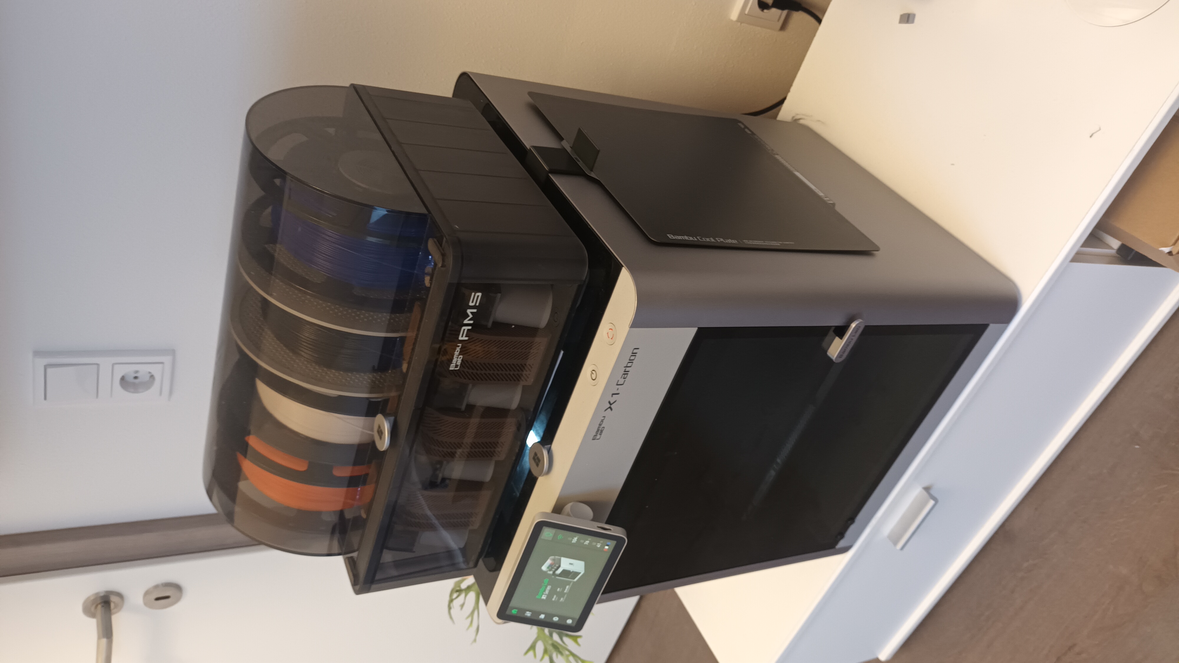 Druckplattenhalter für den Bambulab X1 mit AMS - Printplateholder for Bambulab X1 with AMS