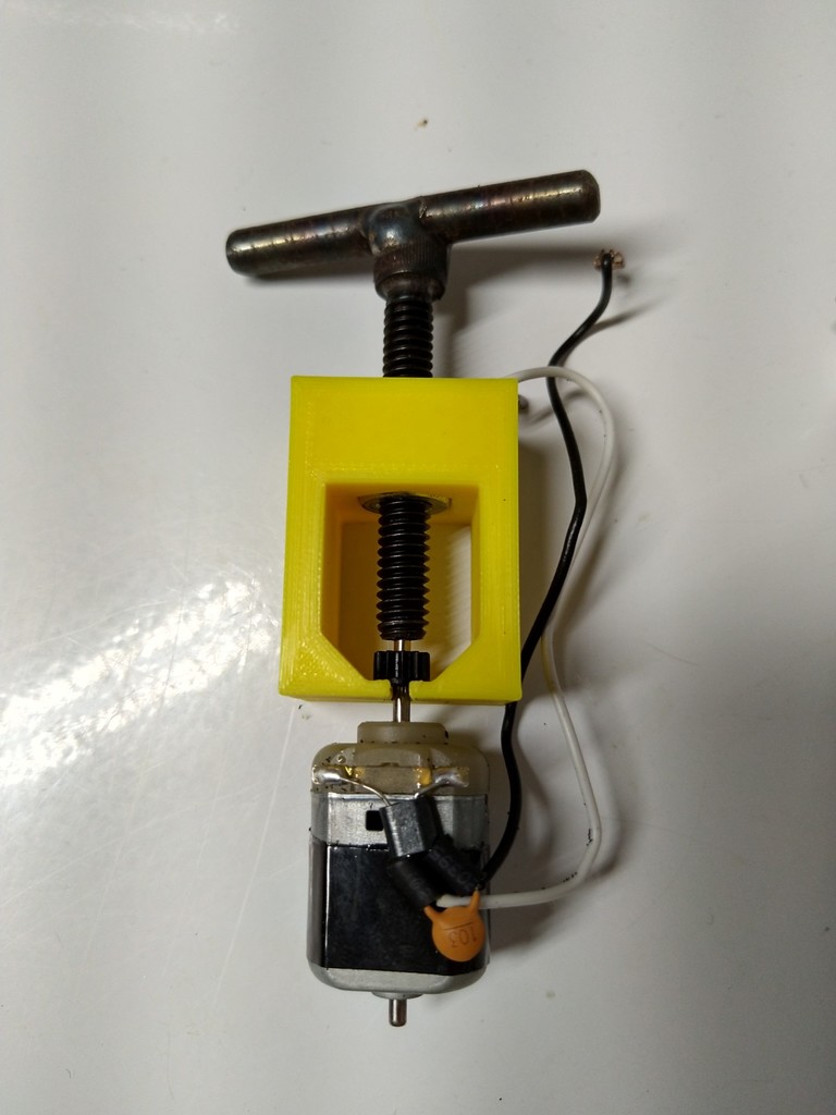 Slot Car Pinion Gear Puller by sjc115 Download free STL model