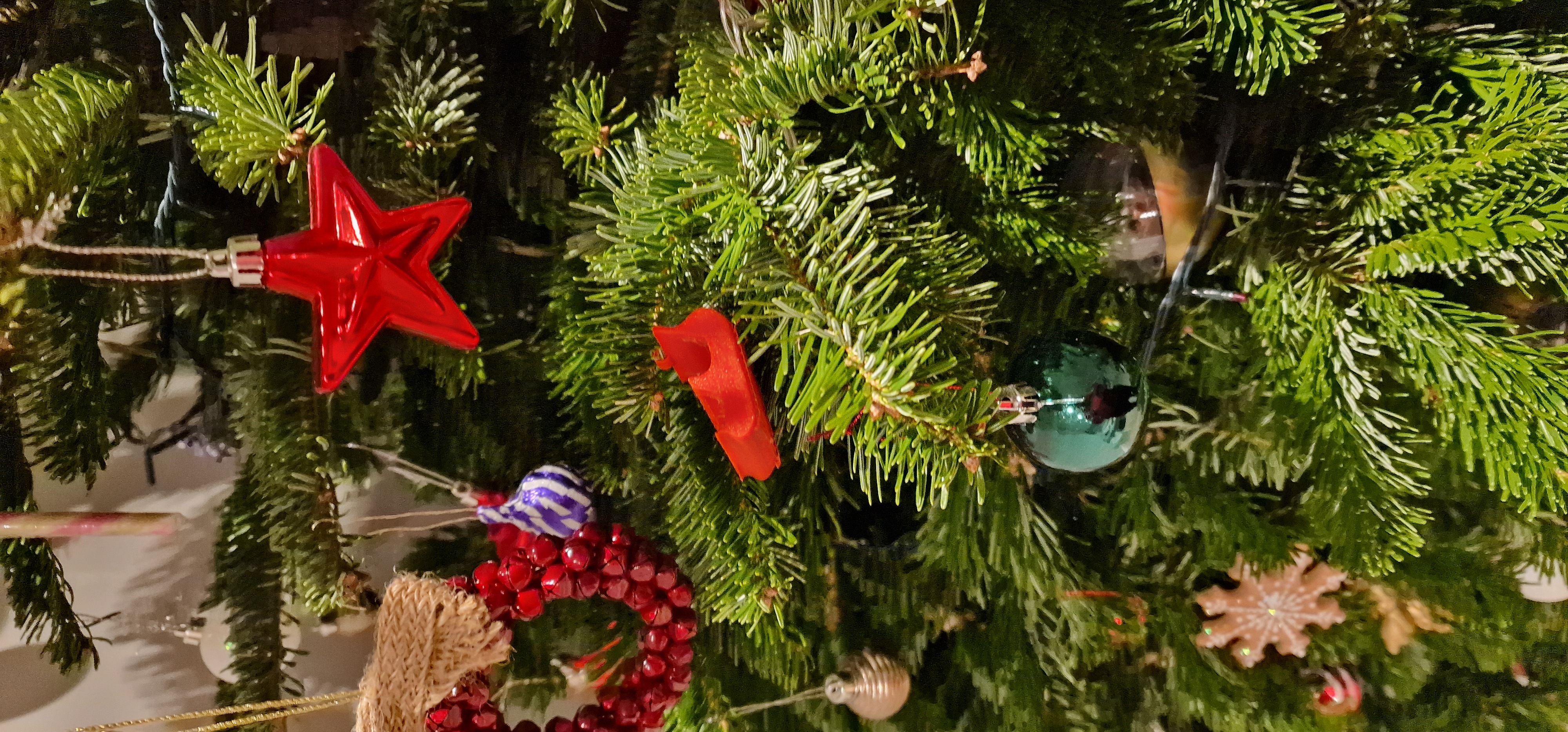 Santa's sleigh Christmas tree ornament