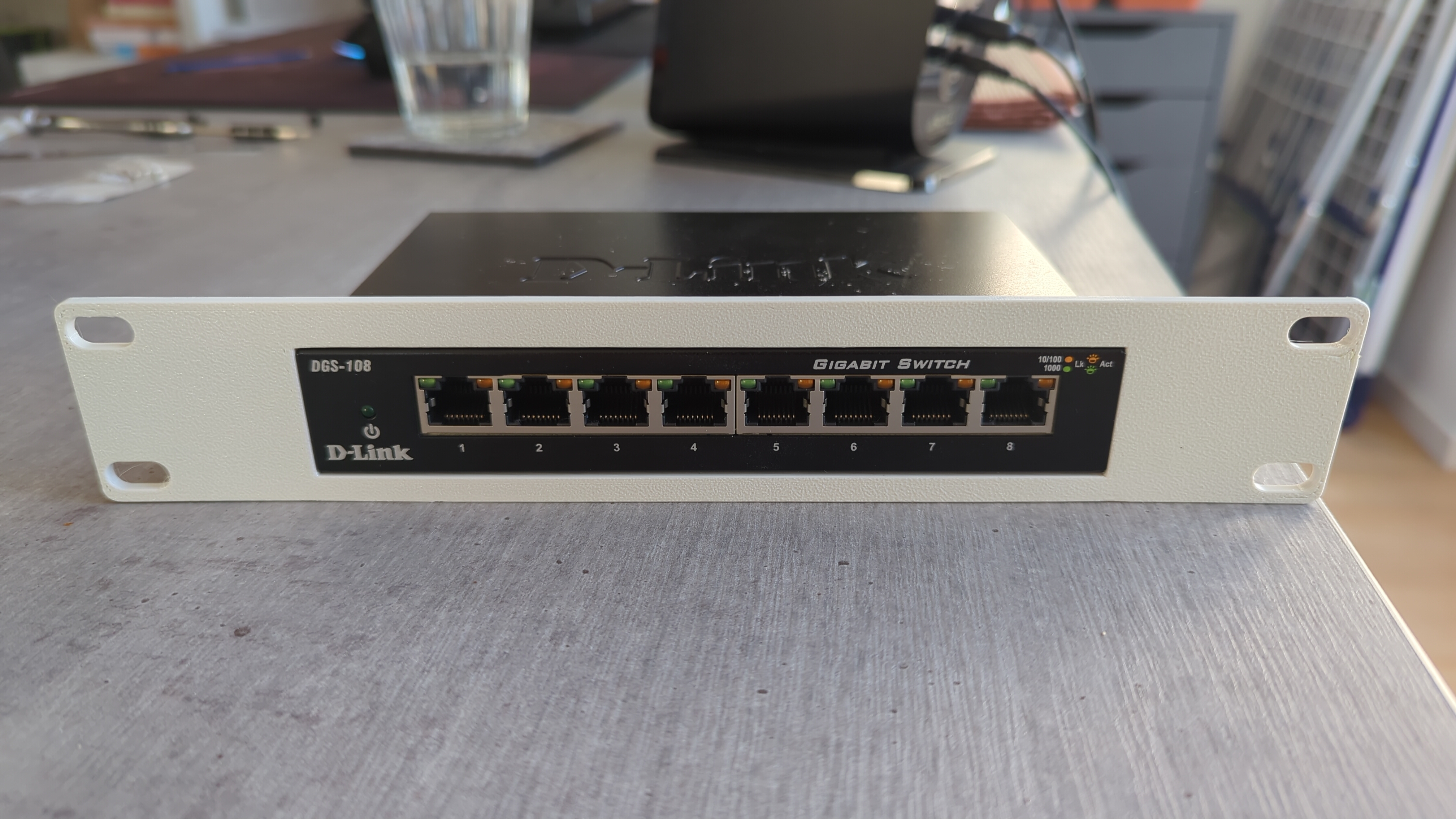 D-Link DGS-108 10inch Mini Rack shelf