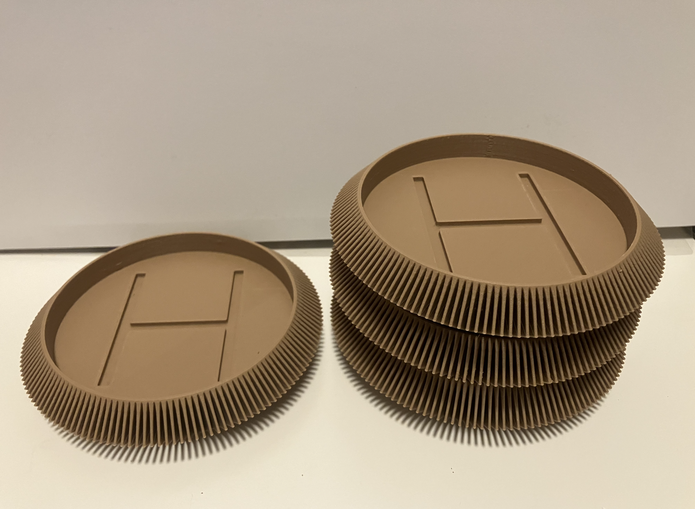 Miniatura 2 do modelo 3D Modern Stacking Monogram Coasters