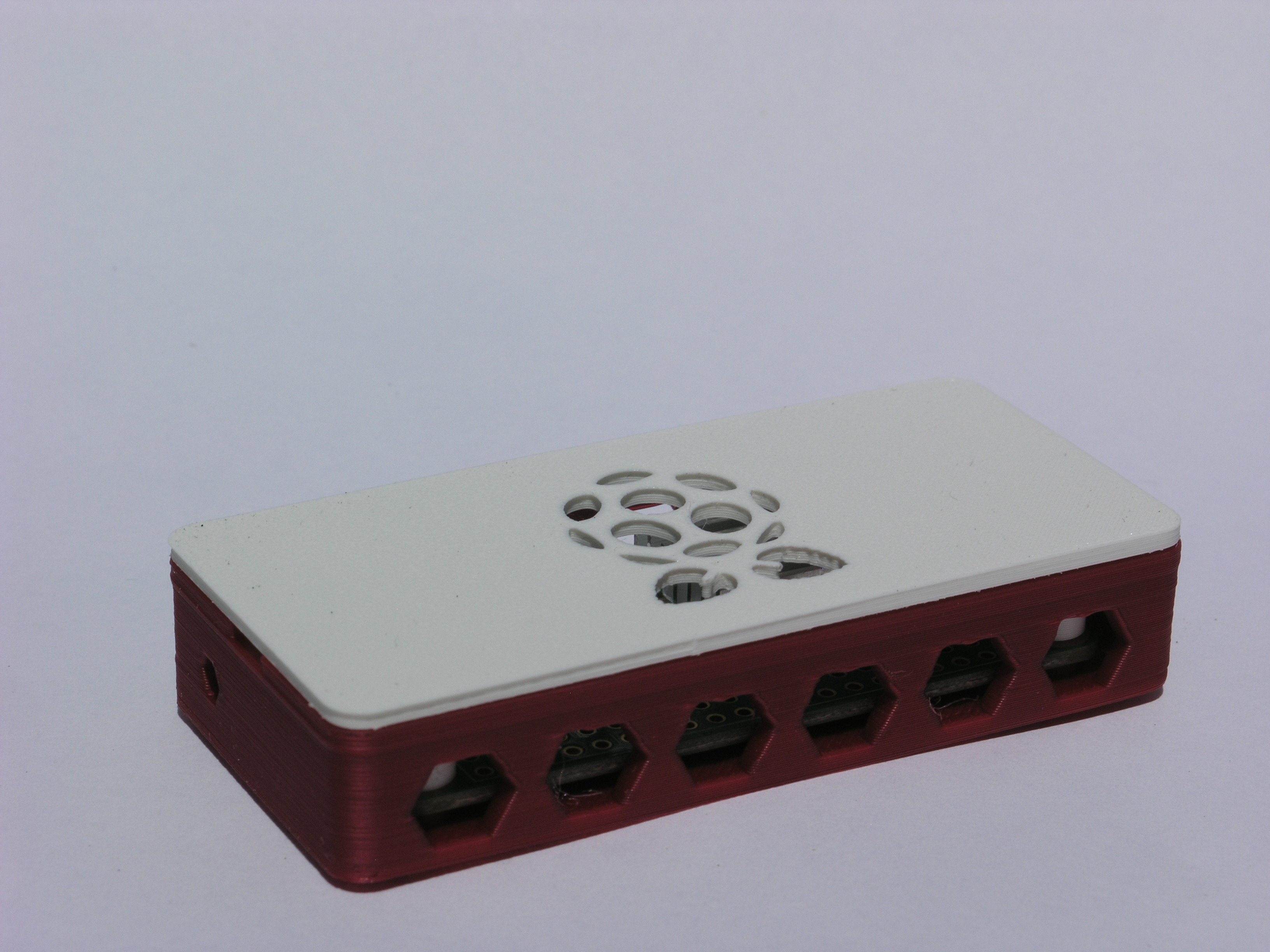 Miniatura 4 do modelo 3D Raspberry Pi Zero simplistic case with logo [Remix]