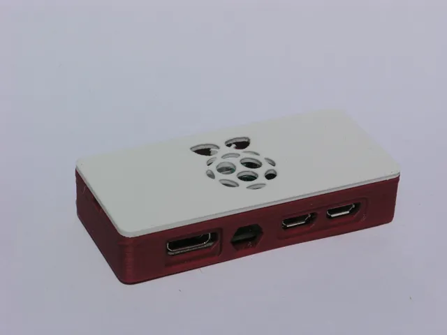 Raspberry Pi Zero simplistic case with logo [Remix]
