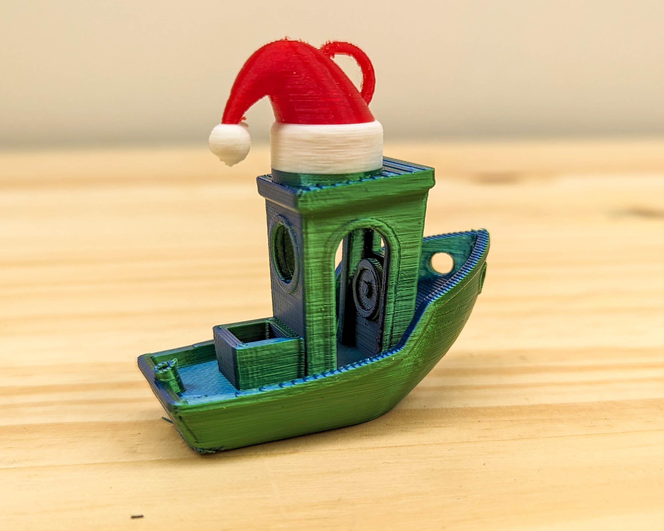 3D Benchy Christmas Hat Tree Ornament (Color Swap Compatible) by ...