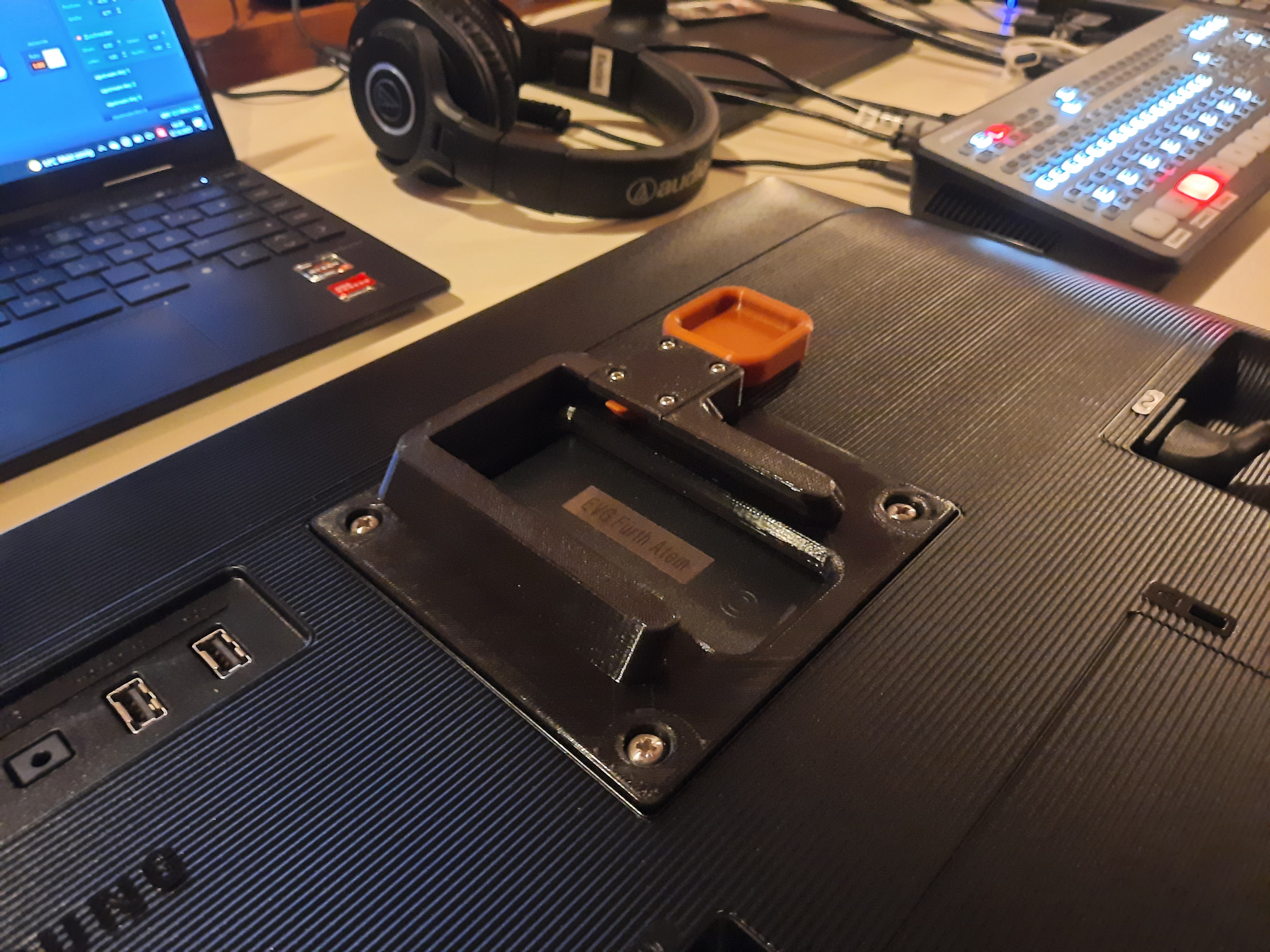 Miniatura 4 do modelo 3D Vesa 100 Quick Release