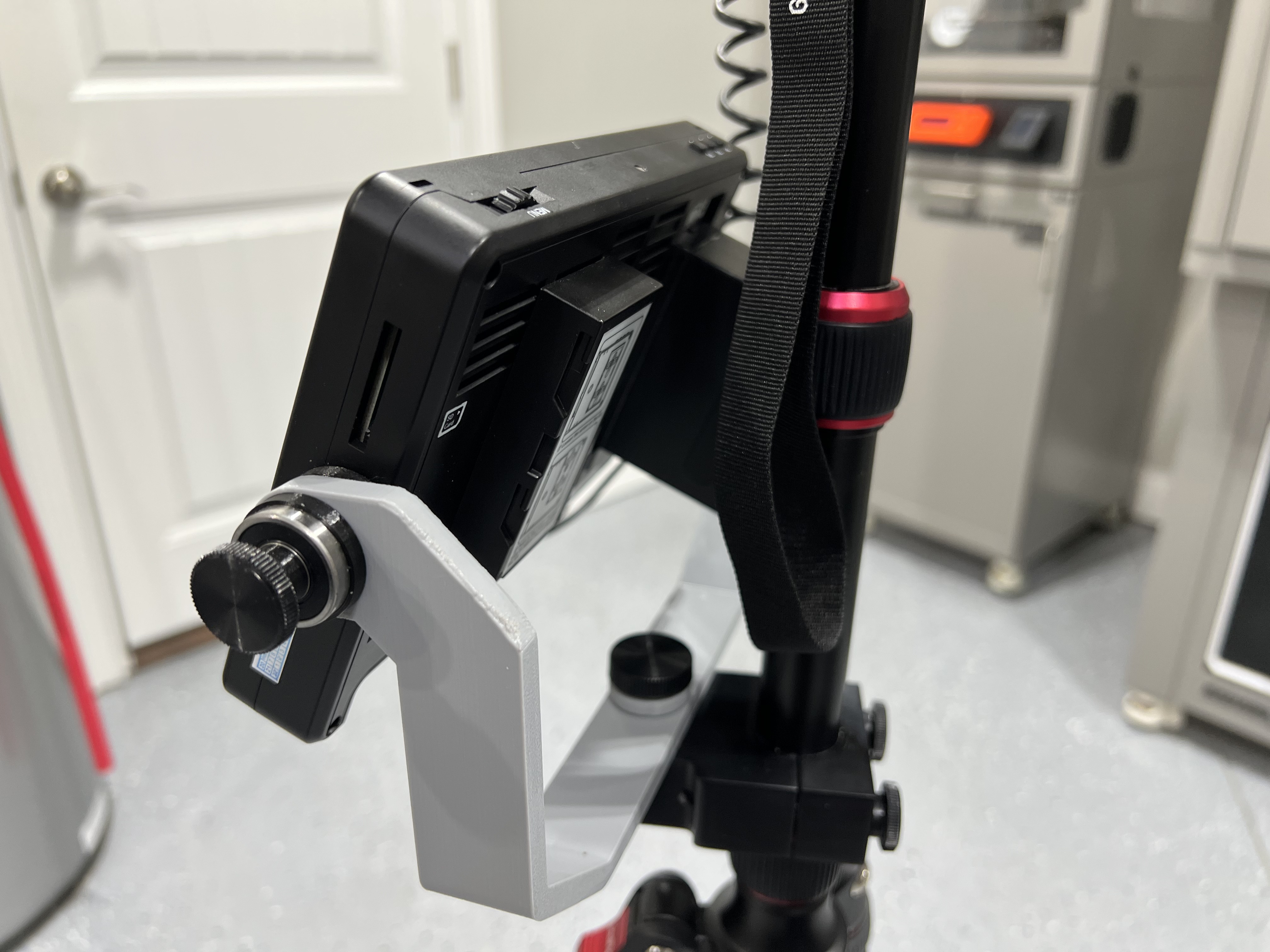 Pivoting Mount for FEELWORLD 7" Field Monitor with Tripod Adapter