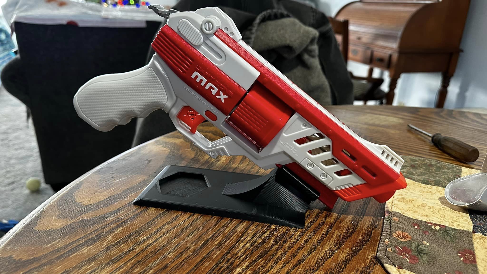 outlaw table top stand