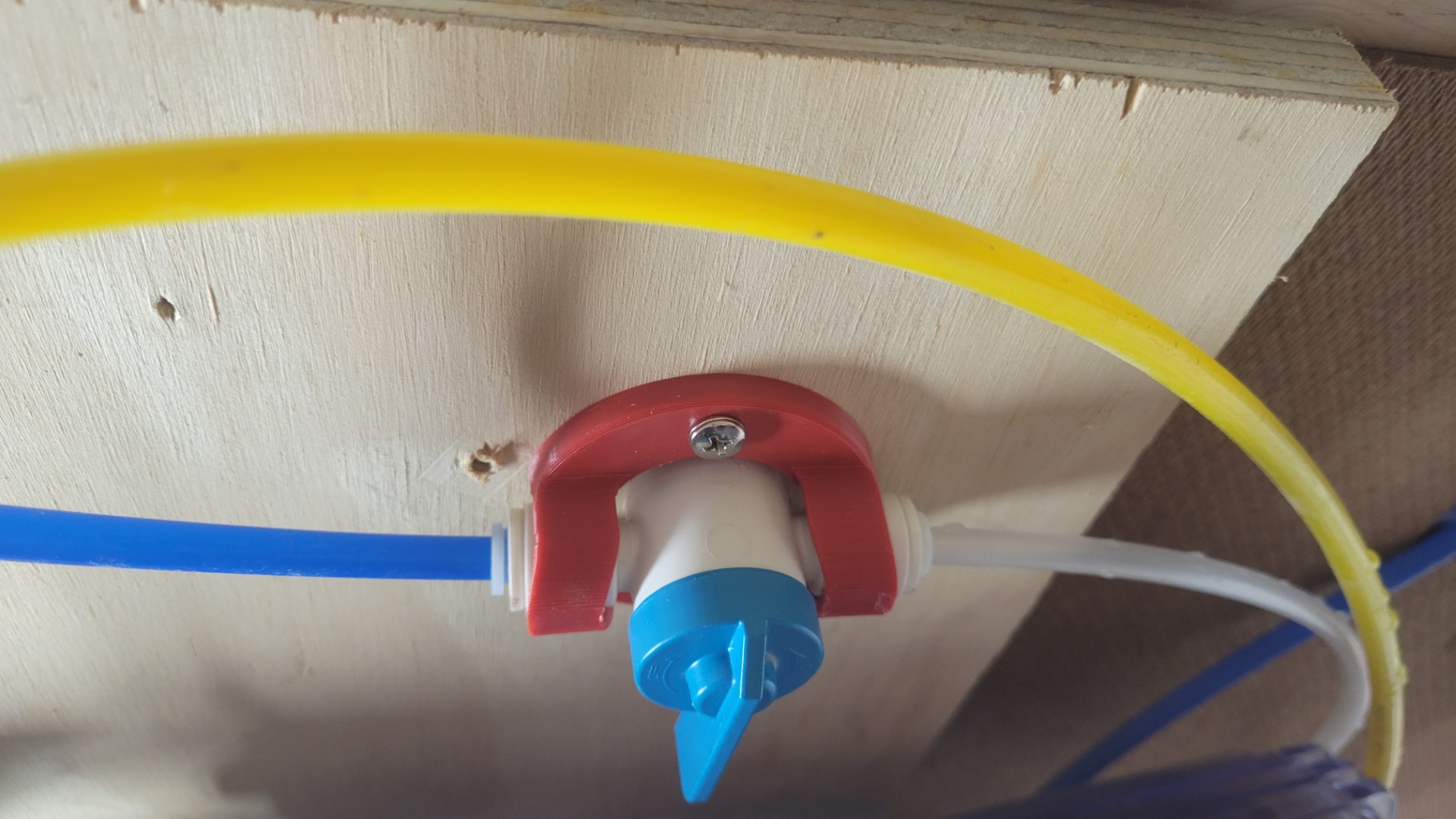 1/4" ball valve mounting bracket