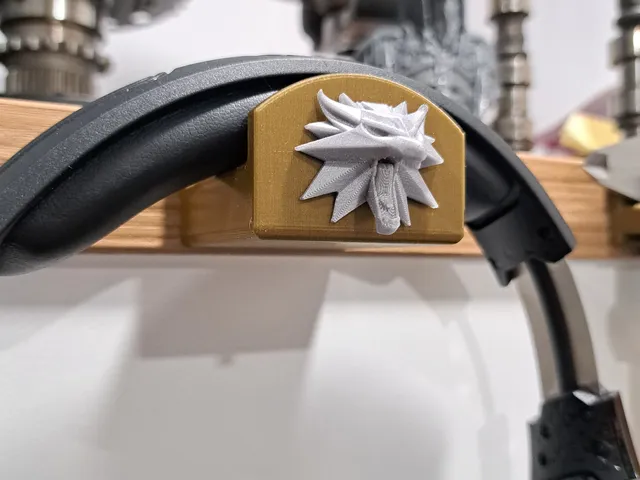 Headphone holder with Witcher medalion