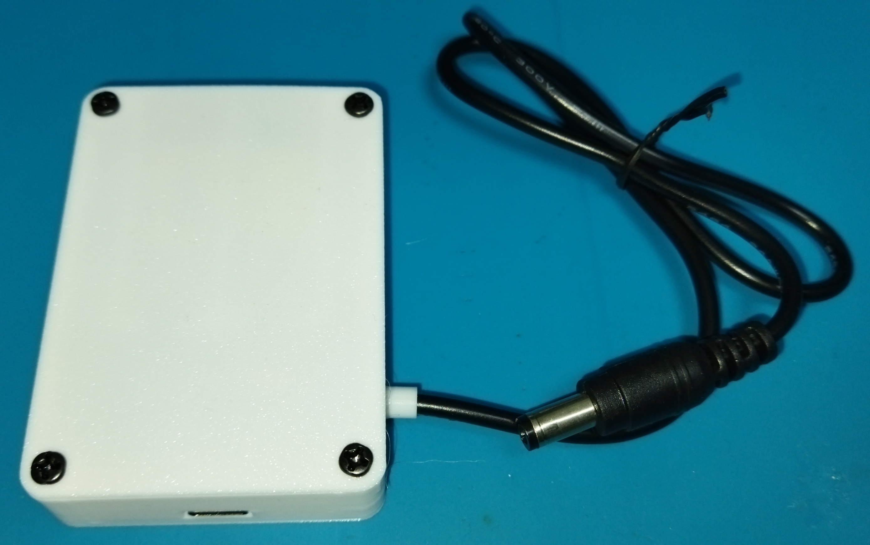 Rechargeable Guitar Pedal Power Supply by Adam Oellermann Download