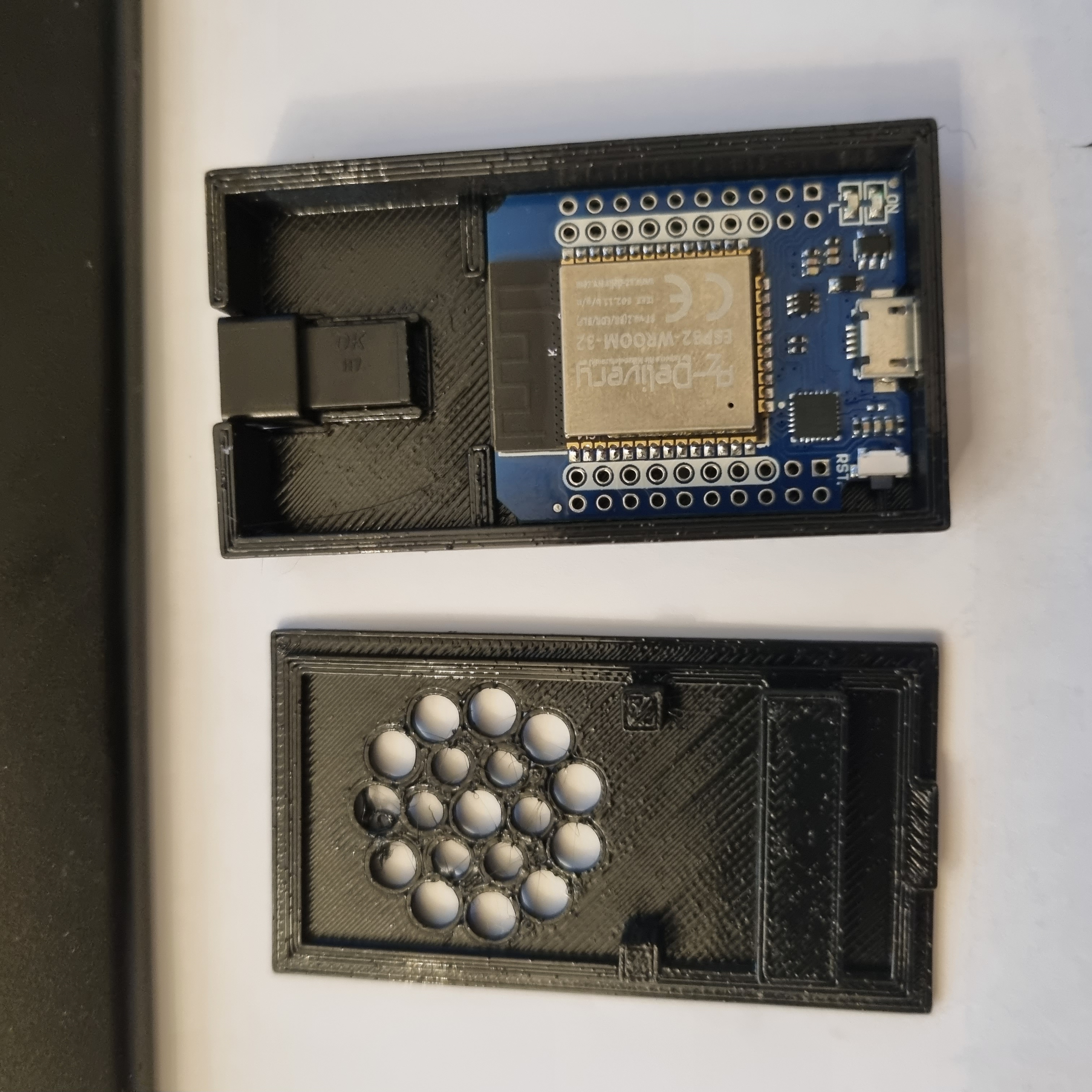 Miniatura 3 do modelo 3D D1 Mini Esp32 w/led socket