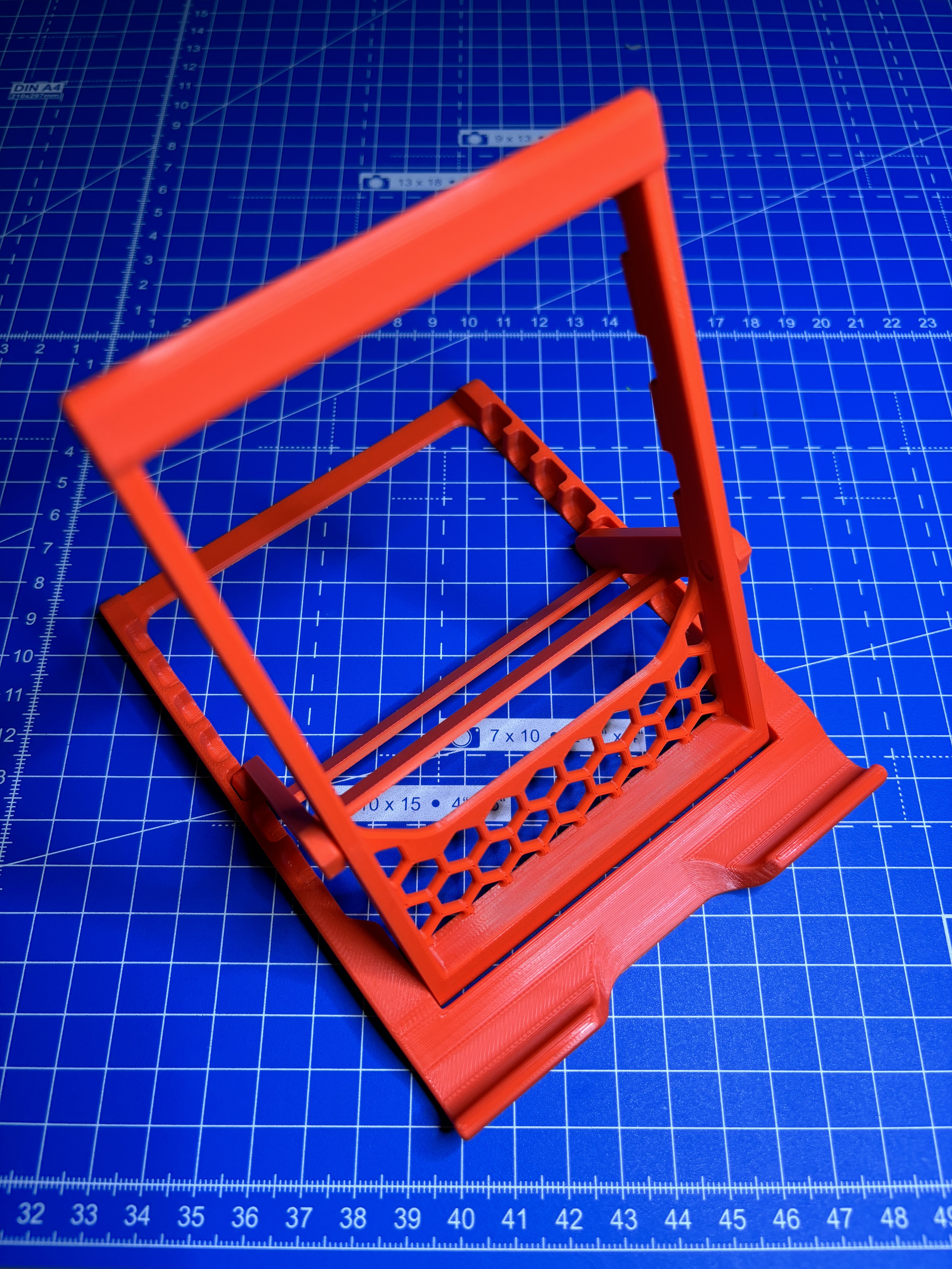 Miniatura 6 do modelo 3D Adjustable Tablet Stand