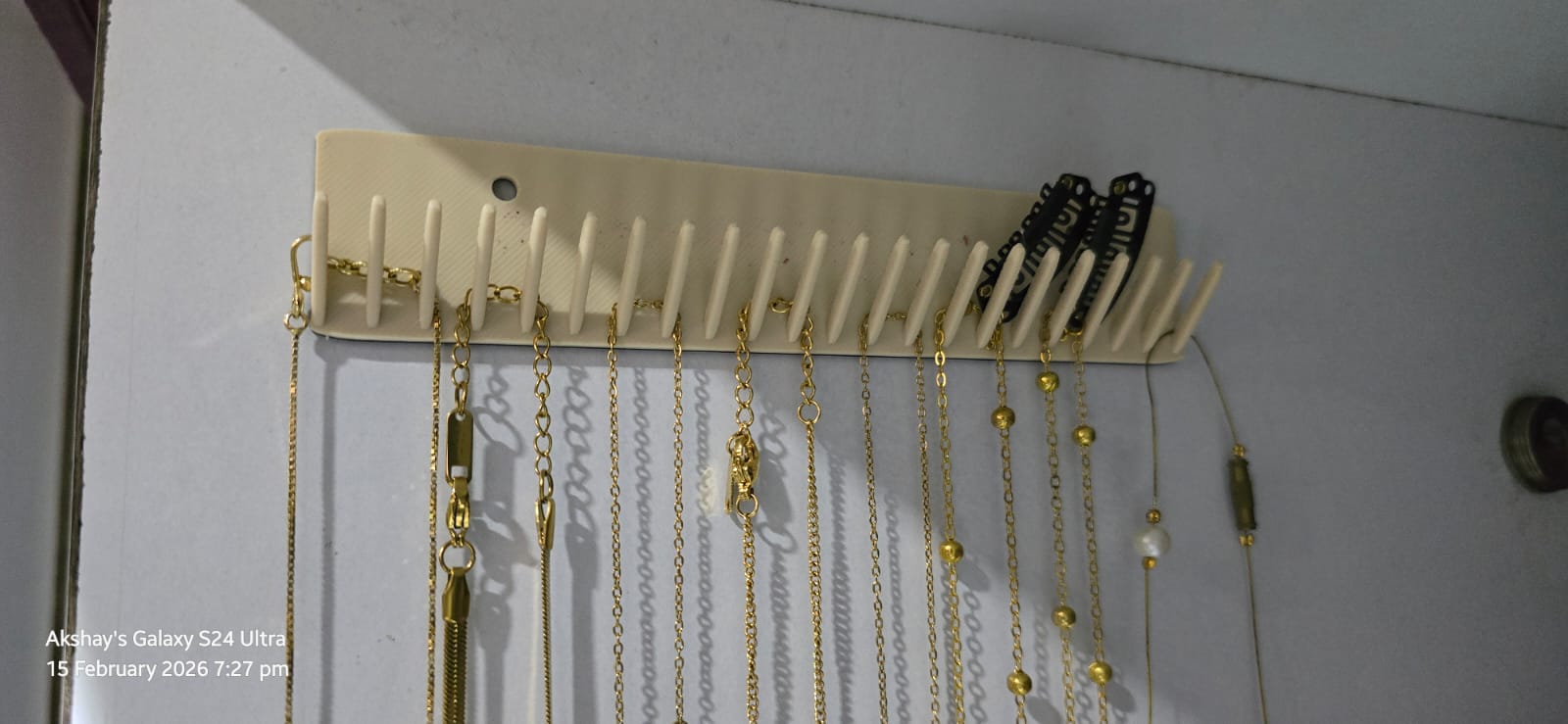 Jewellery hanger