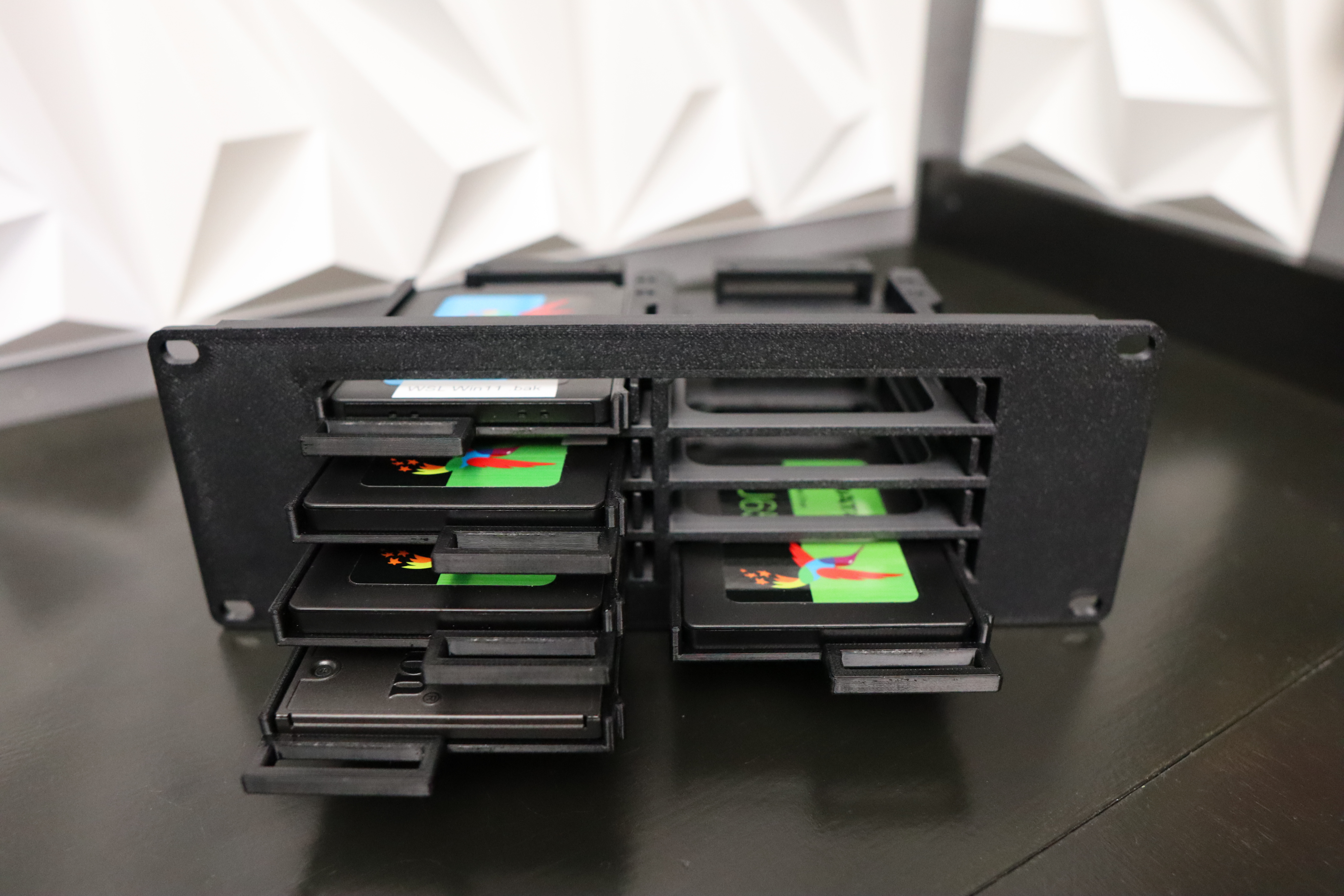 Hot swap 10-inch server rack plate for 8 SSD units, 5u by 2u size