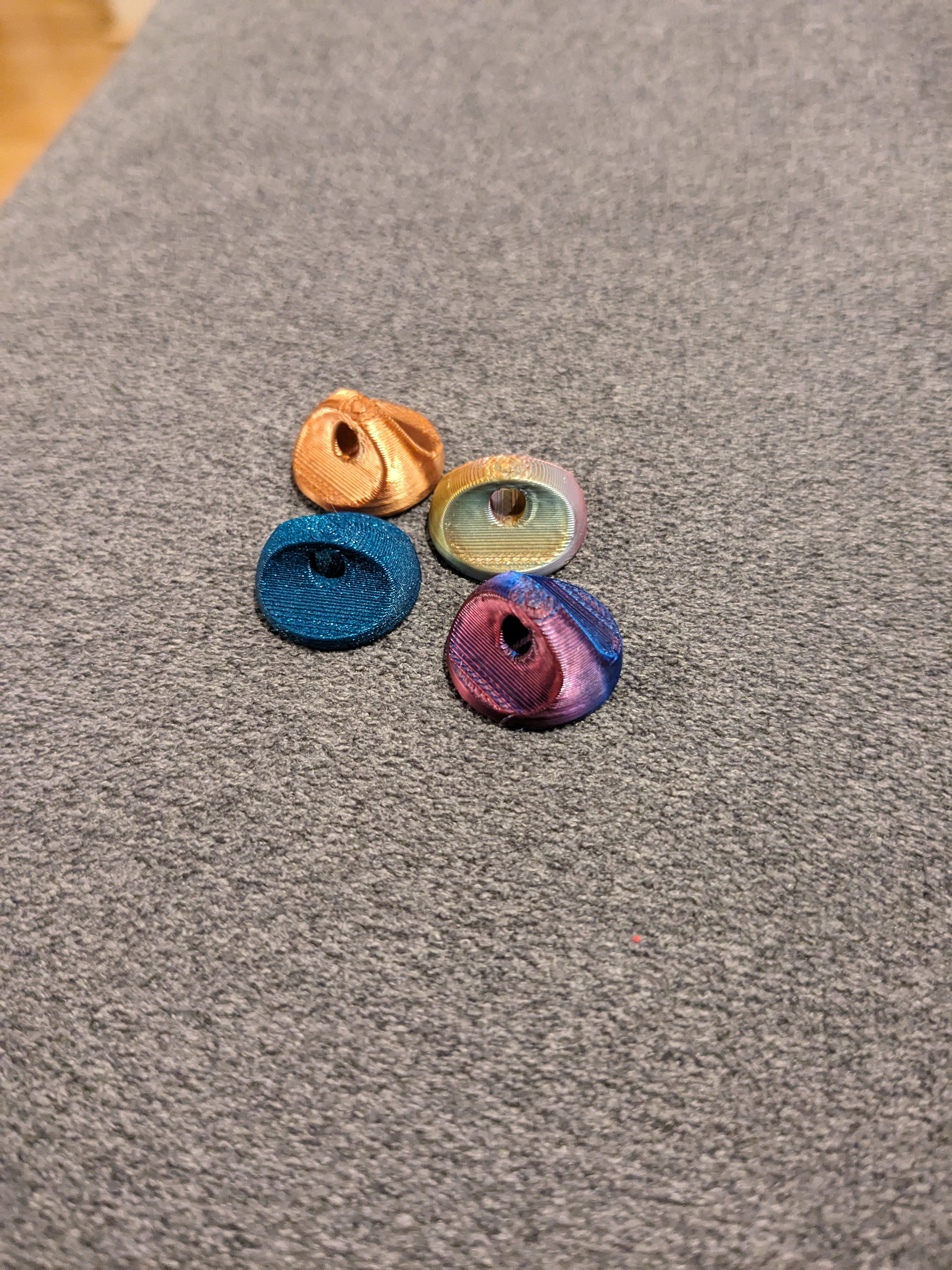 Sturdy ornament hanger cap