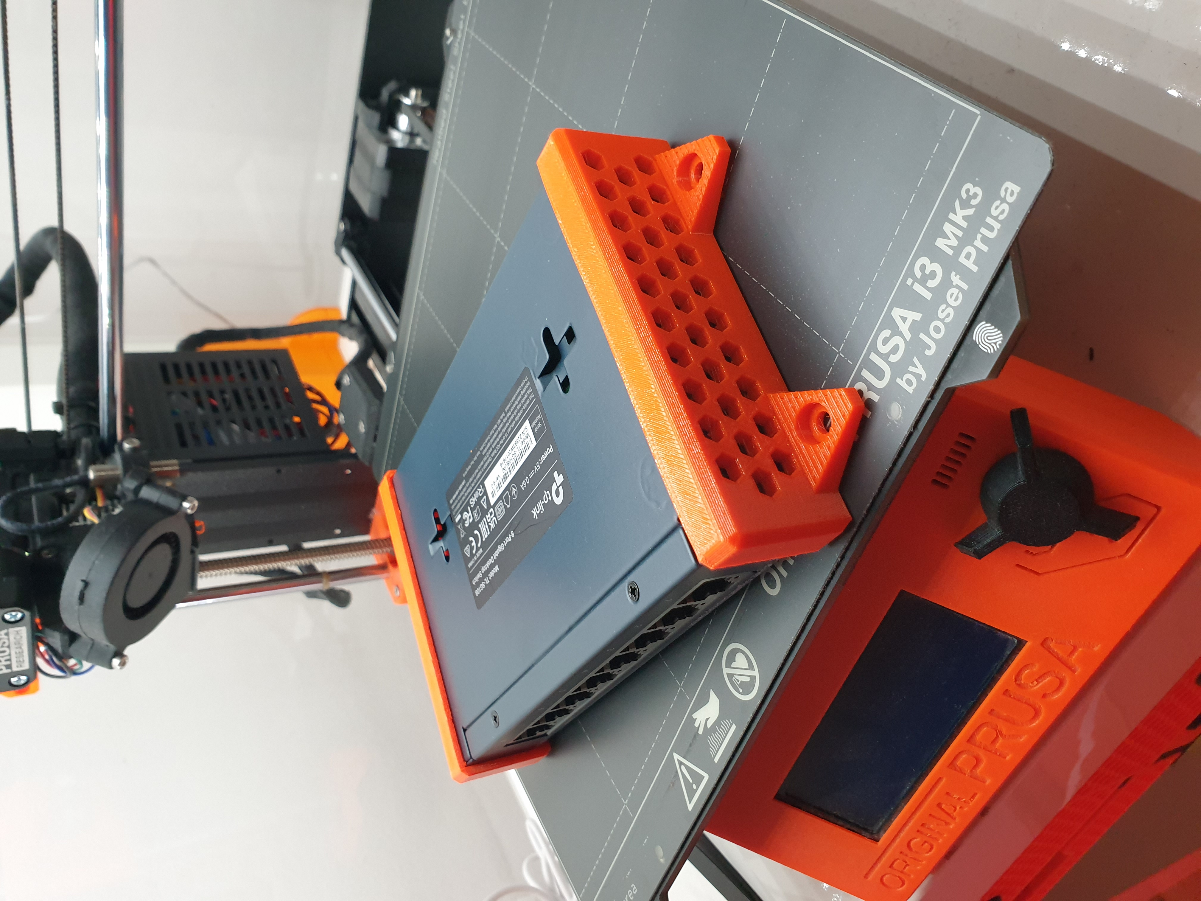 Miniatura 4 do modelo 3D Ethernet switch holder