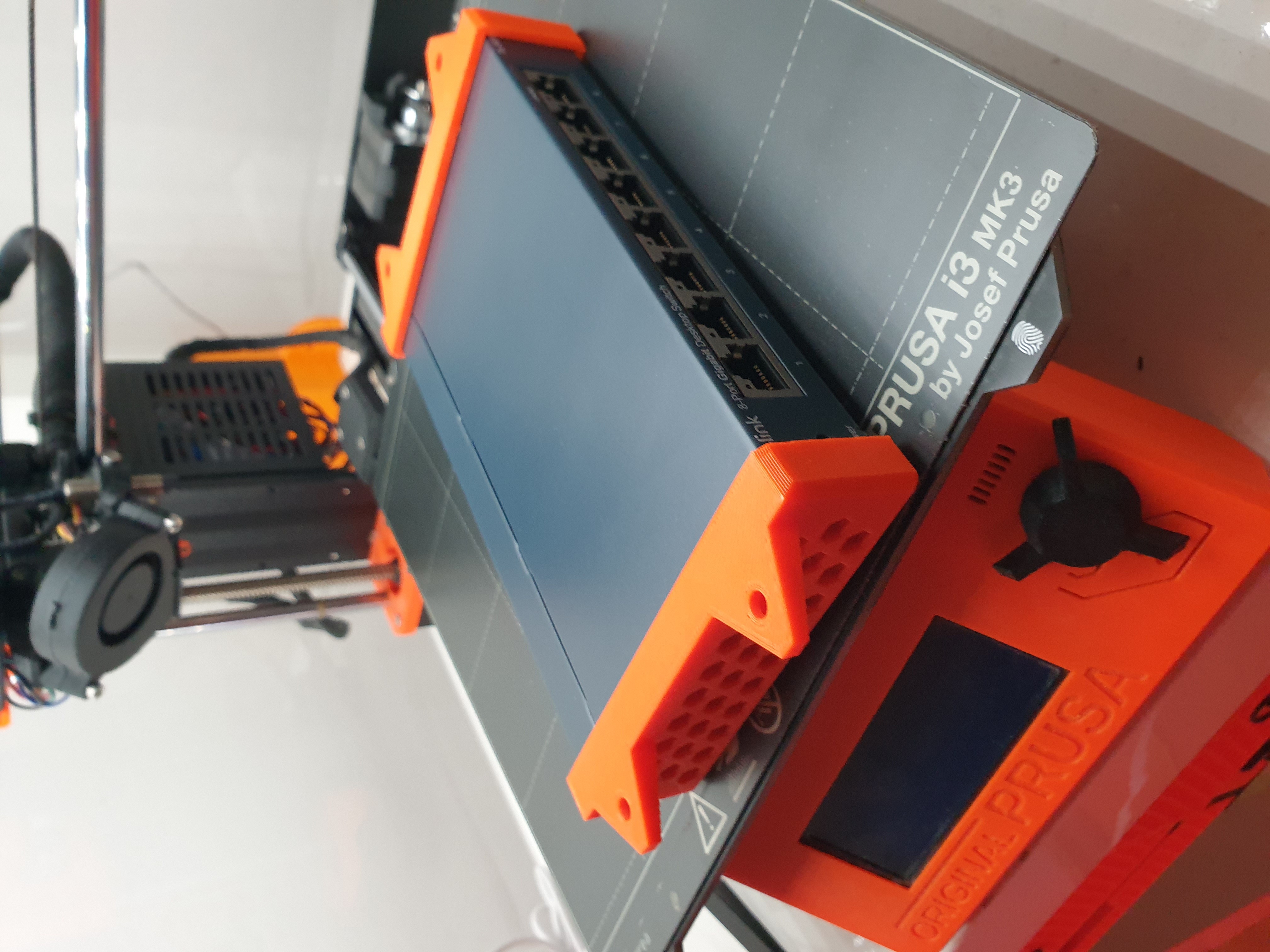 Miniatura 3 do modelo 3D Ethernet switch holder