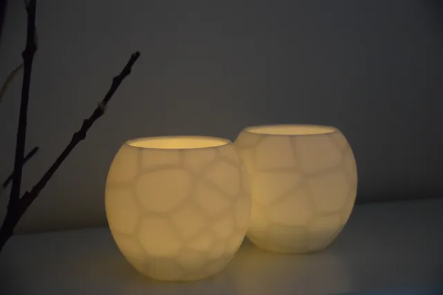 Furtive Shroud (Tealight holder - Voronoi)