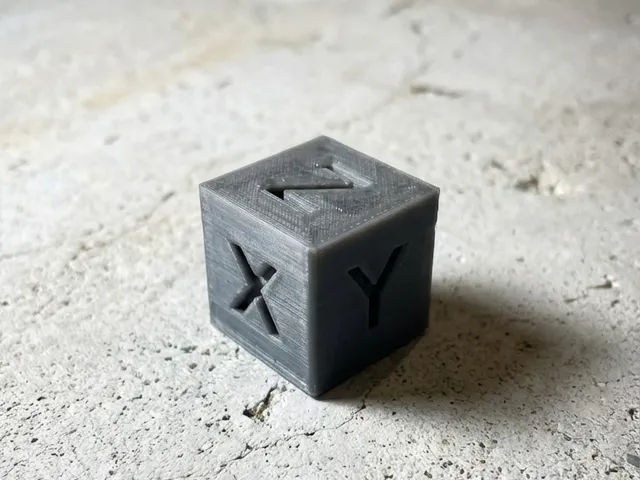 Calibration XYZ cube