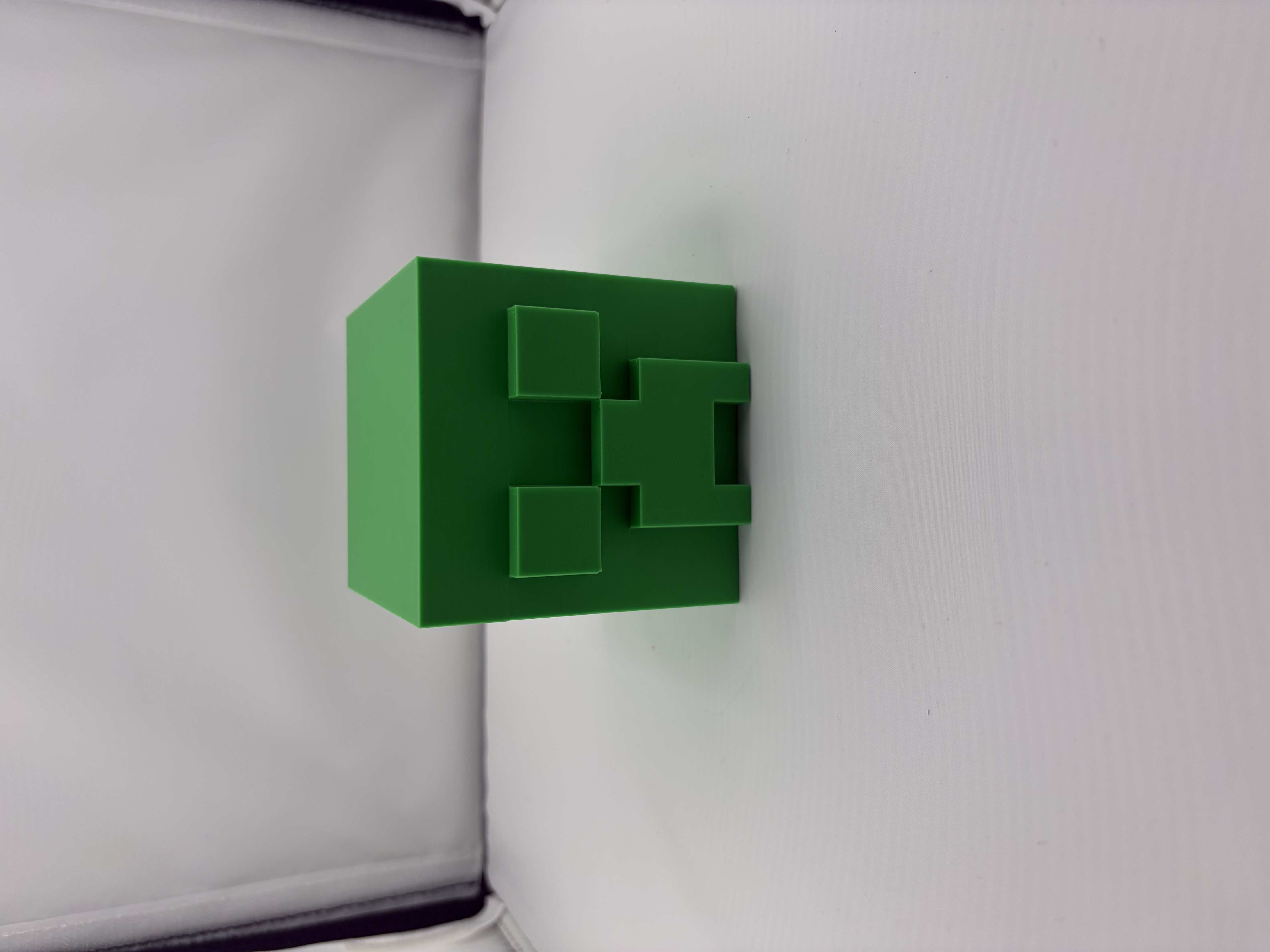 Miniatura 3 do modelo 3D Minecraft Creeper face