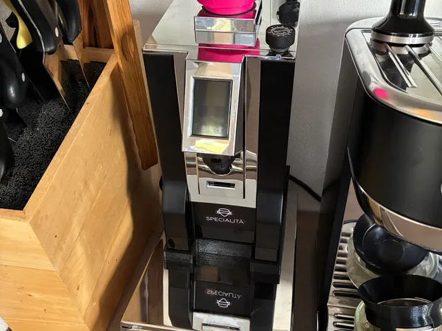Eureka Mignon Coffee Grinder Single Dose Funnel with wedge-shaped anti-popcorn guard