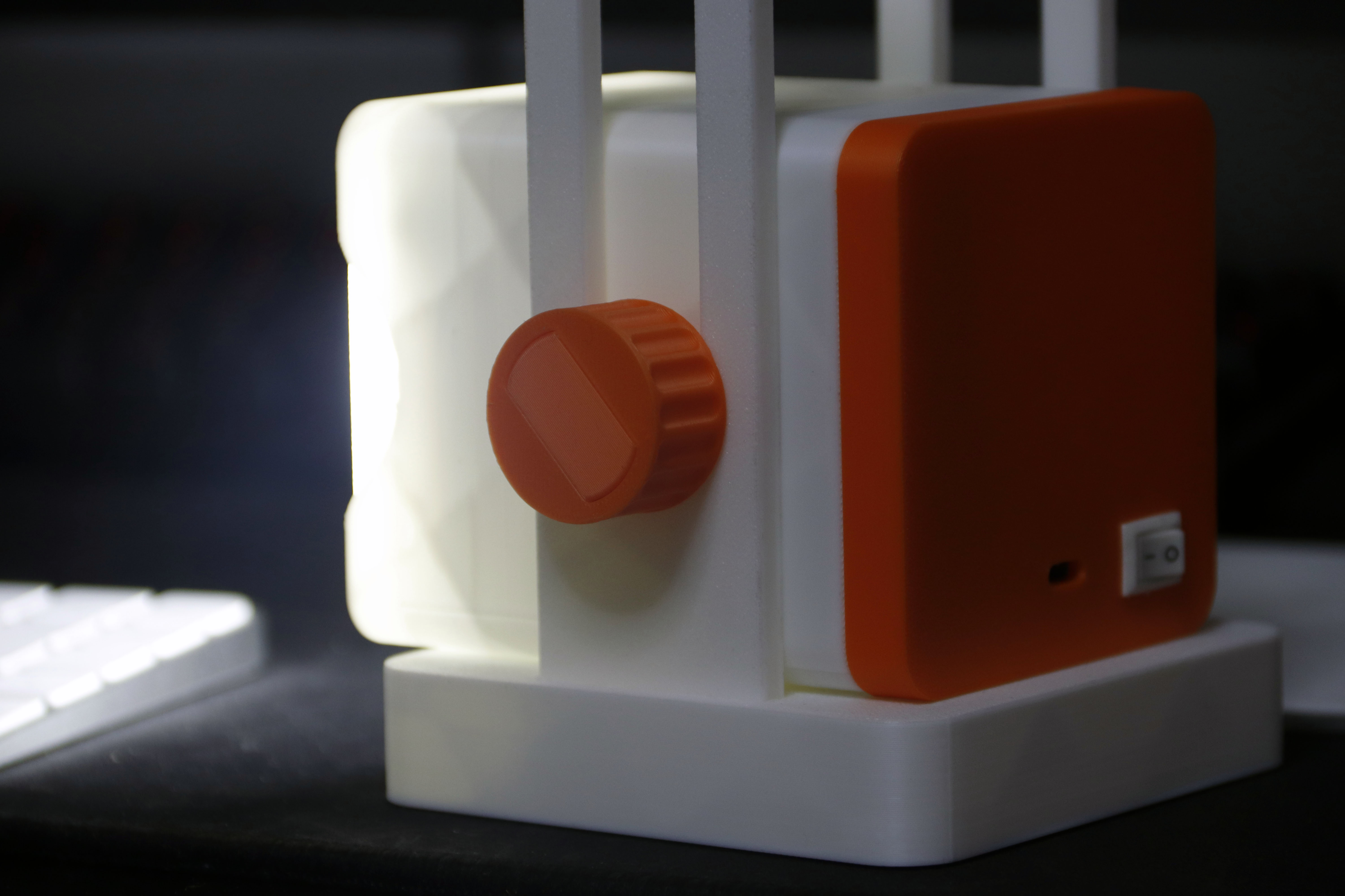 Miniatura 4 do modelo 3D Modular LED desk lamp