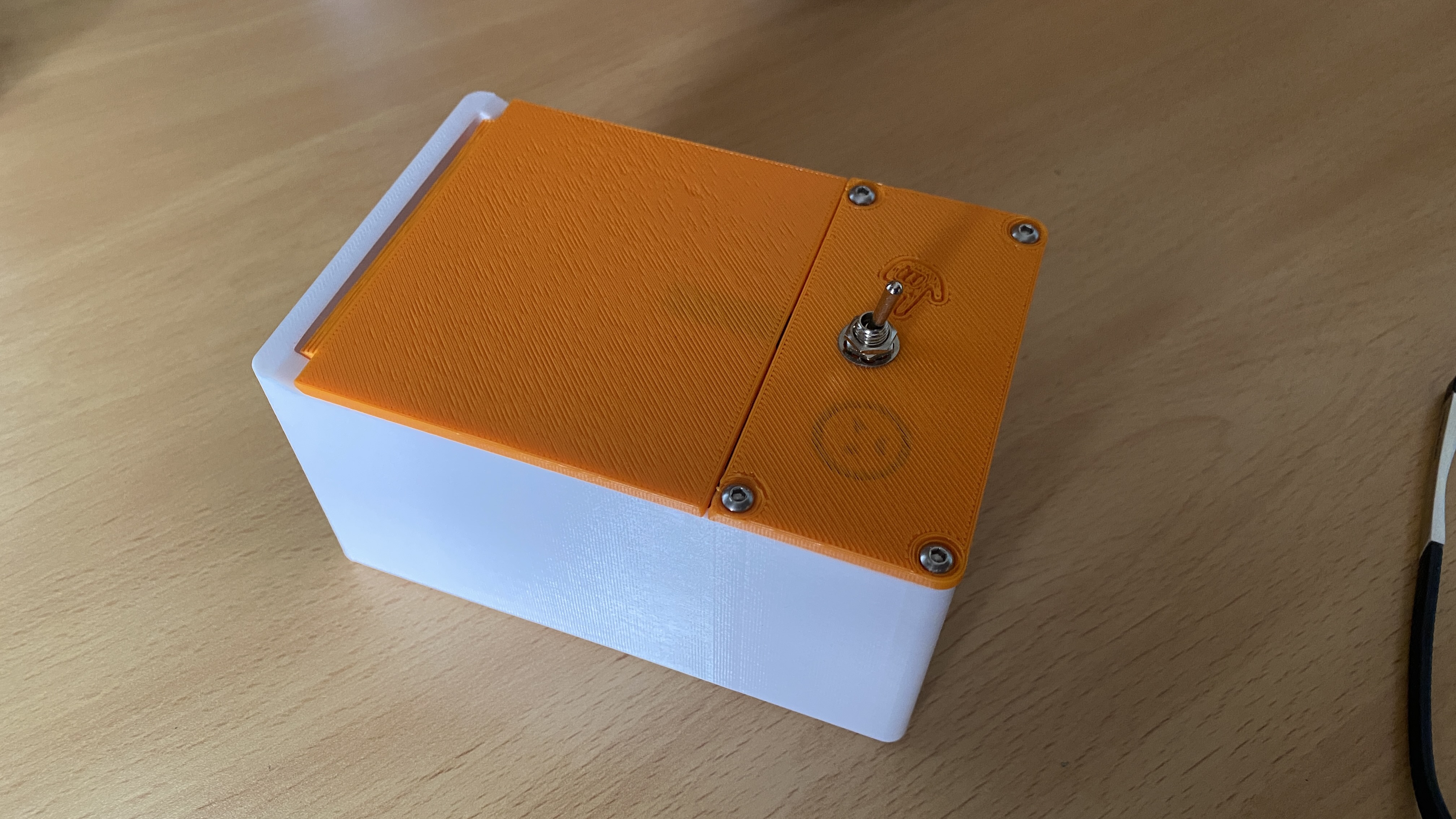 Useless Box with 4xAA Batteries and LED