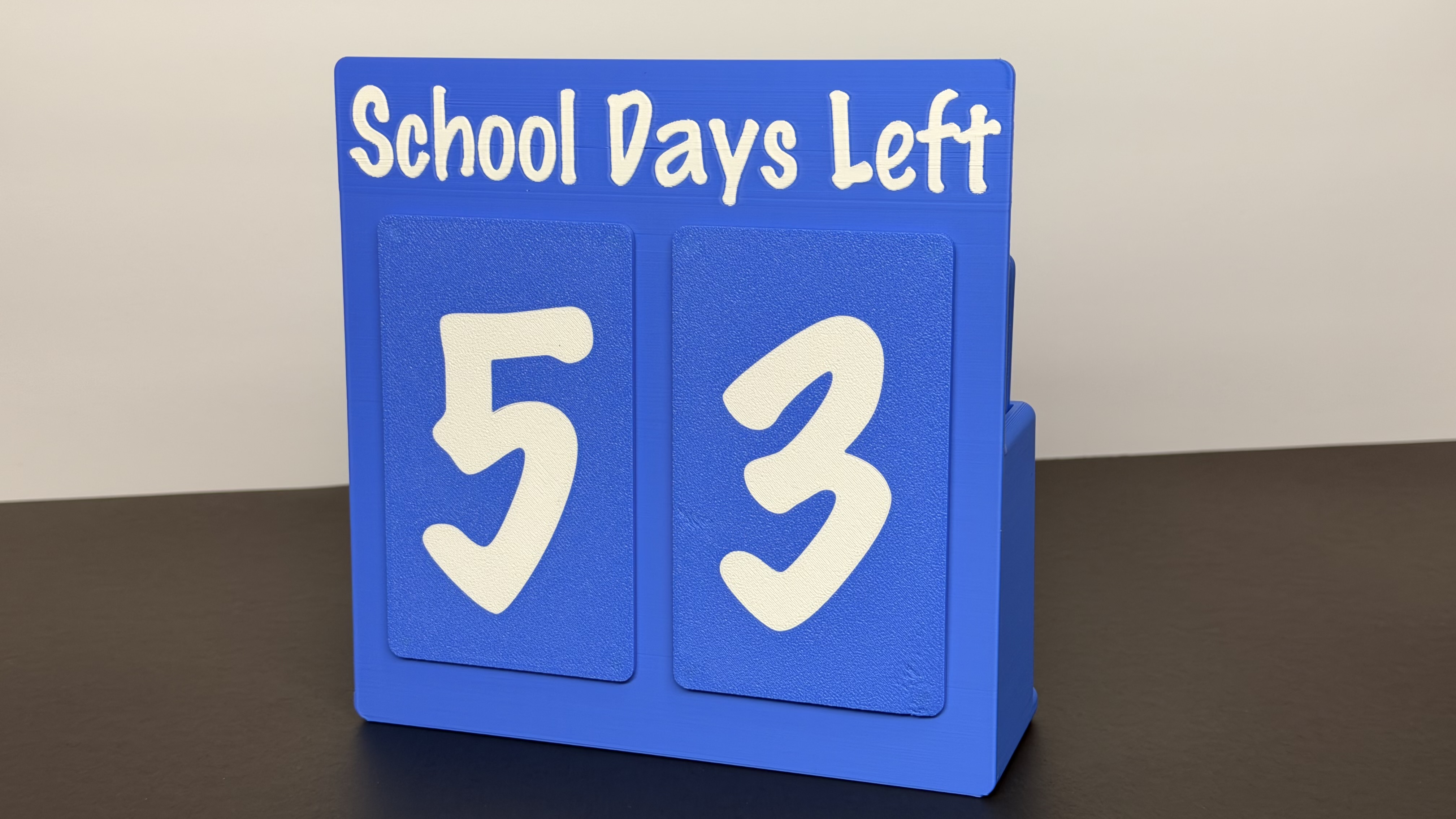 R7Makers: "School Days Left" Magnetic Countdown (FREE VERSION)