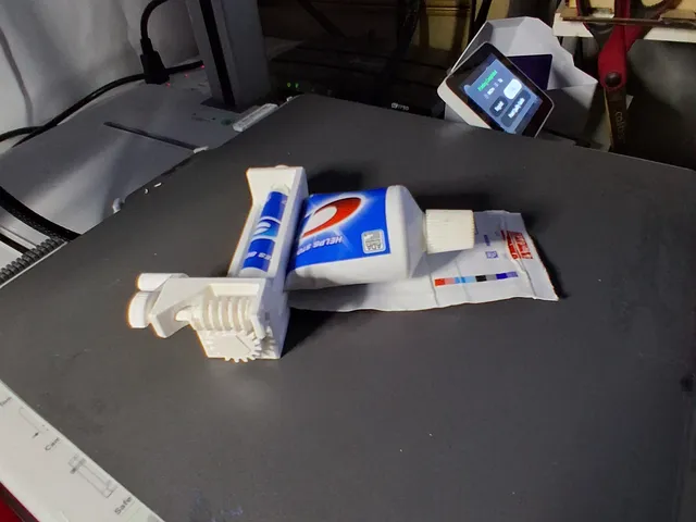 toothpaste squeezer warm drive v5