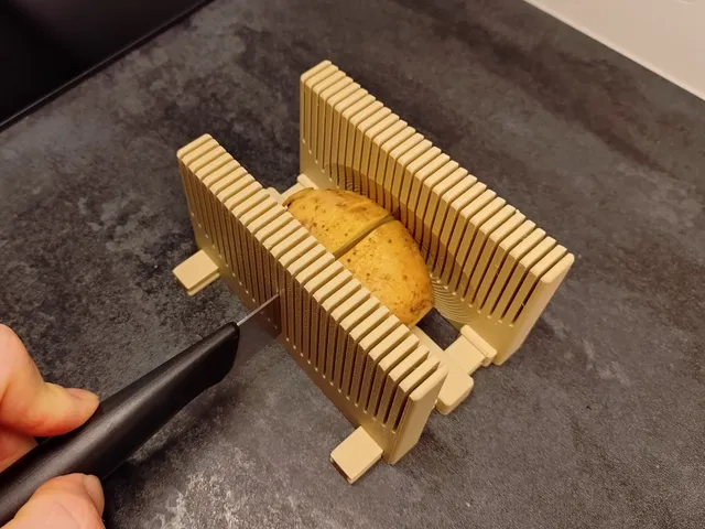 Hasselback slicing frame