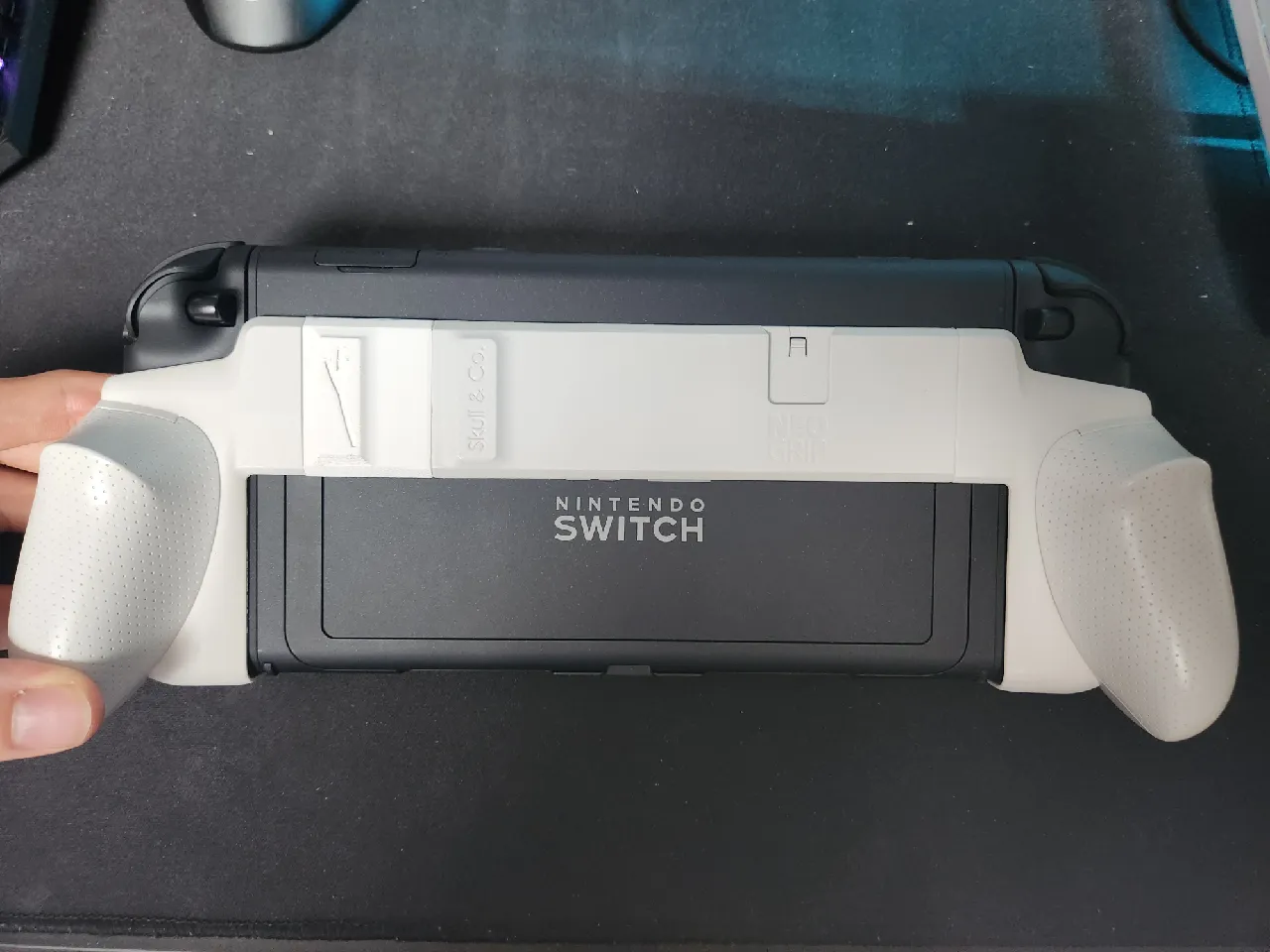 skull & co Neogrip switch 1 to 2 adapter by LotsOfLuigi | Download