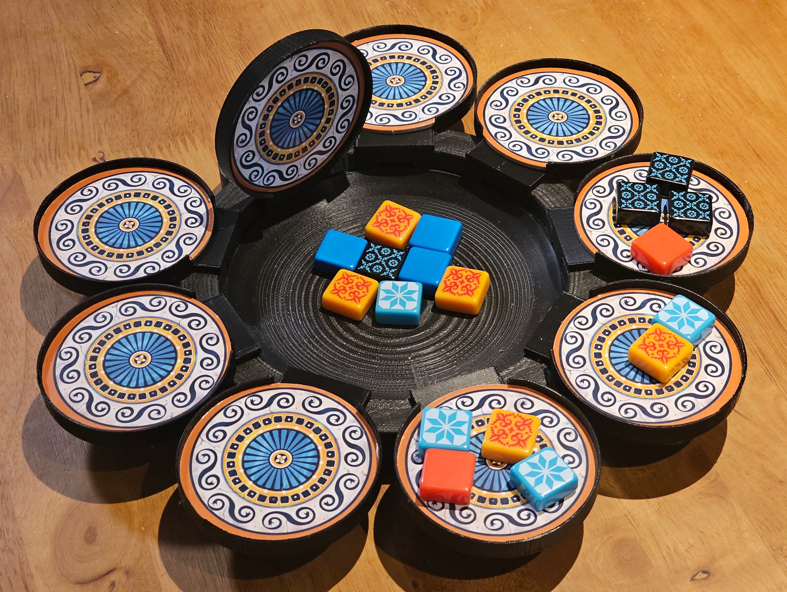 Azul Factory with hinged containers