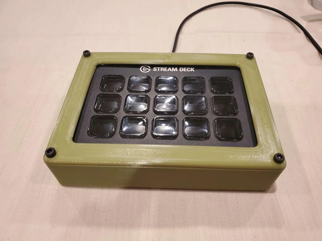 Stream Deck Wall Mount (15 key classic) by StereoFreq | Download