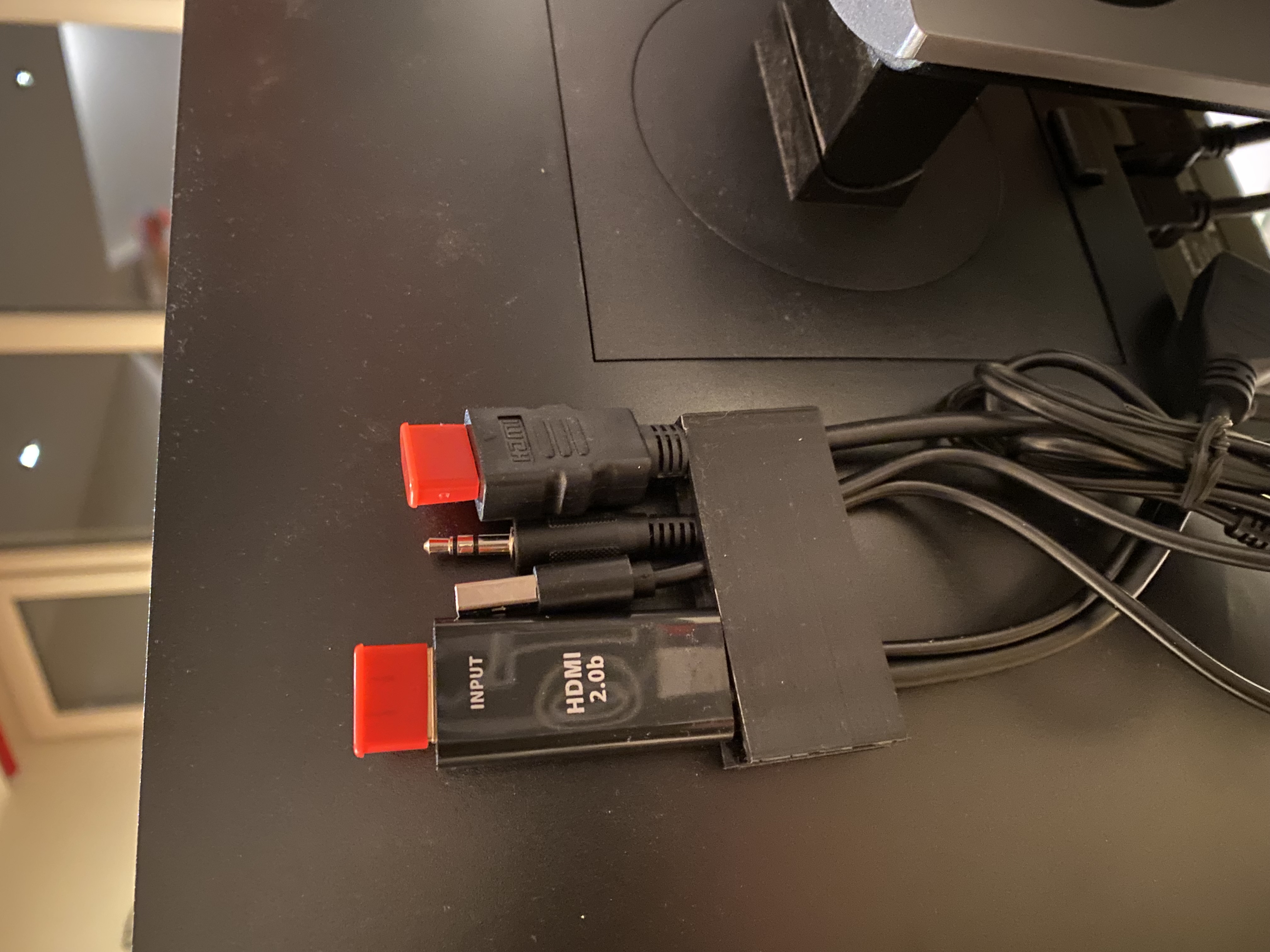 Simple Monitor Cable Clip