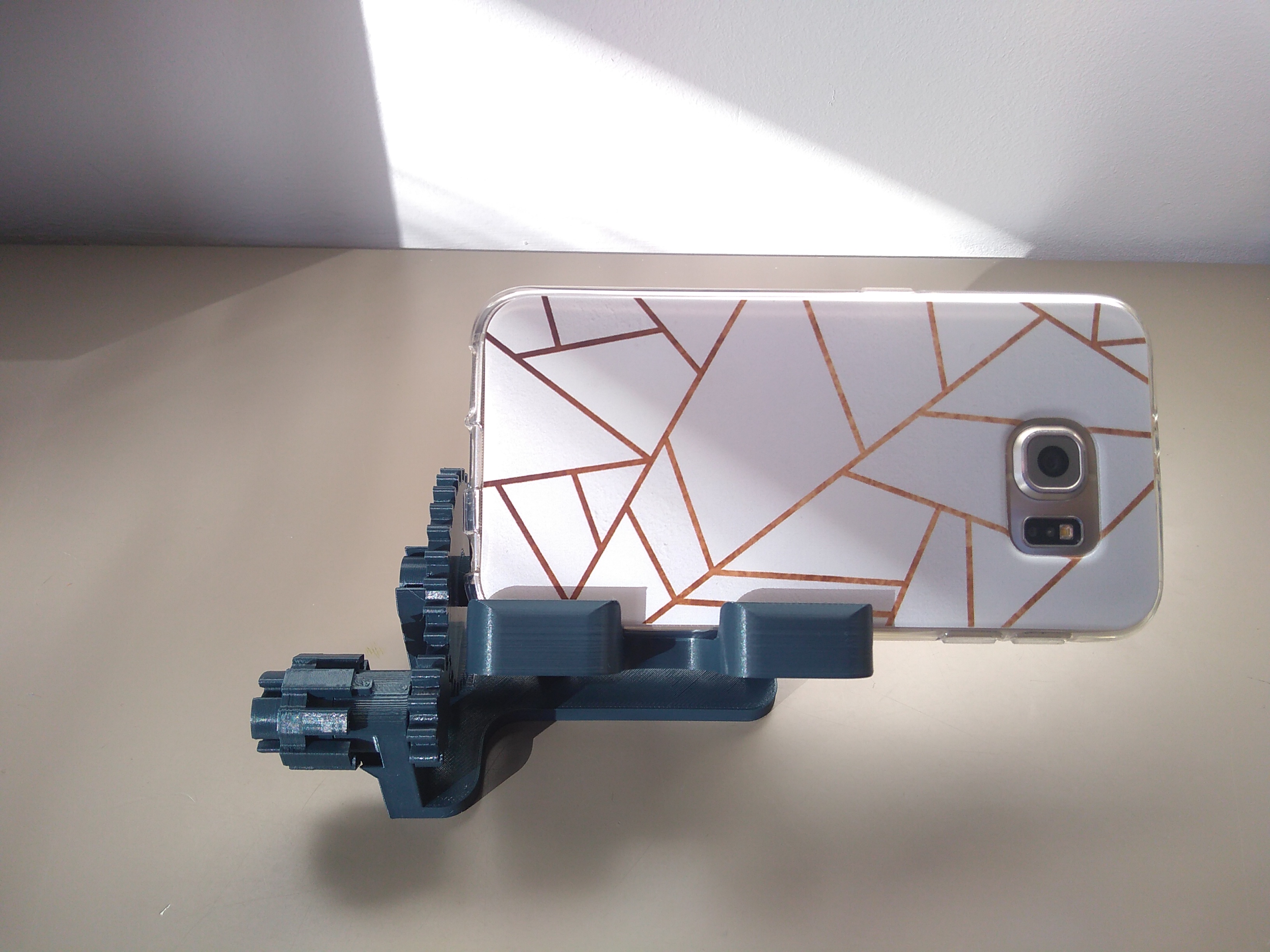 Miniatura 3 do modelo 3D Adjustable phone stand