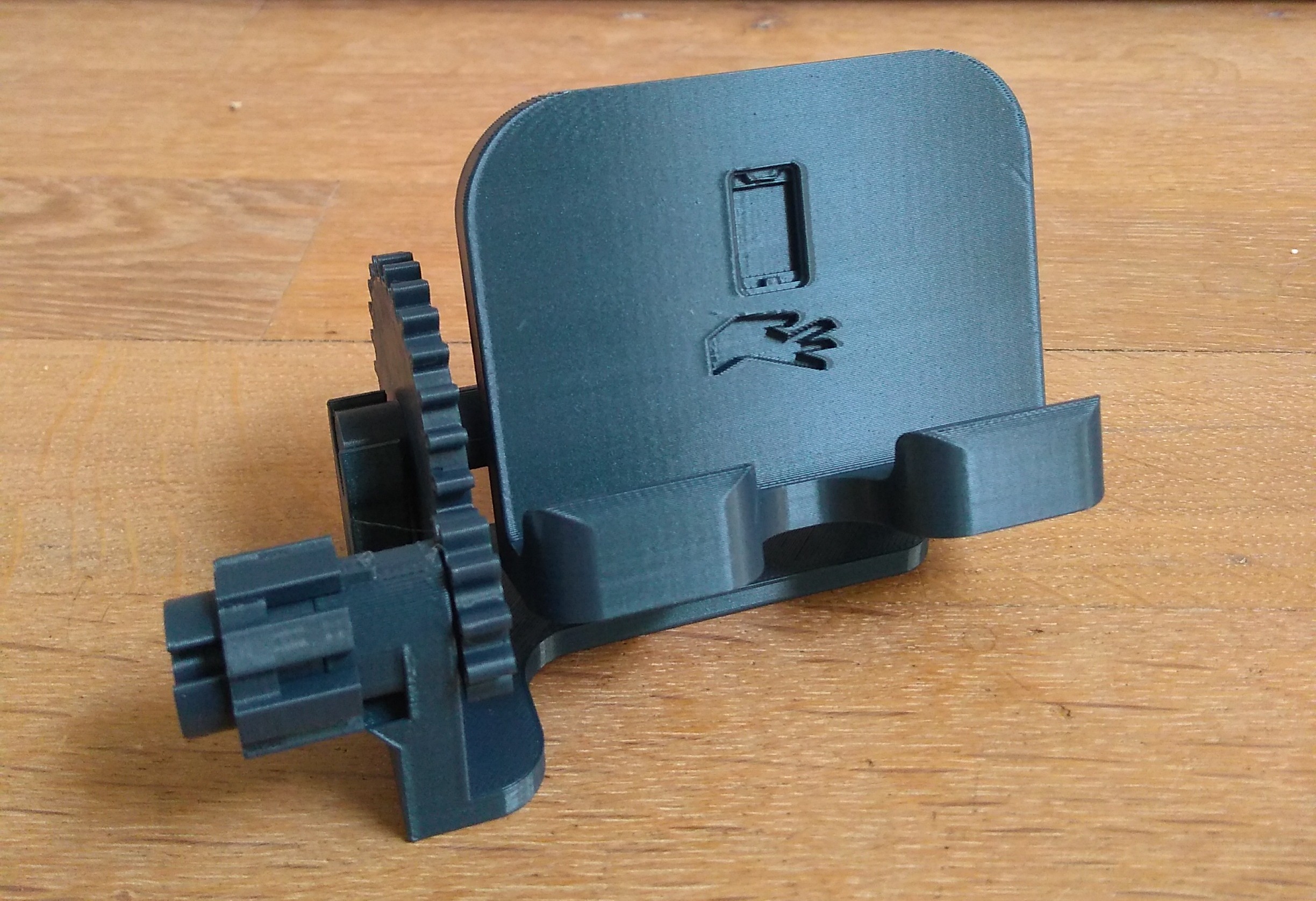 Miniatura 2 do modelo 3D Adjustable phone stand