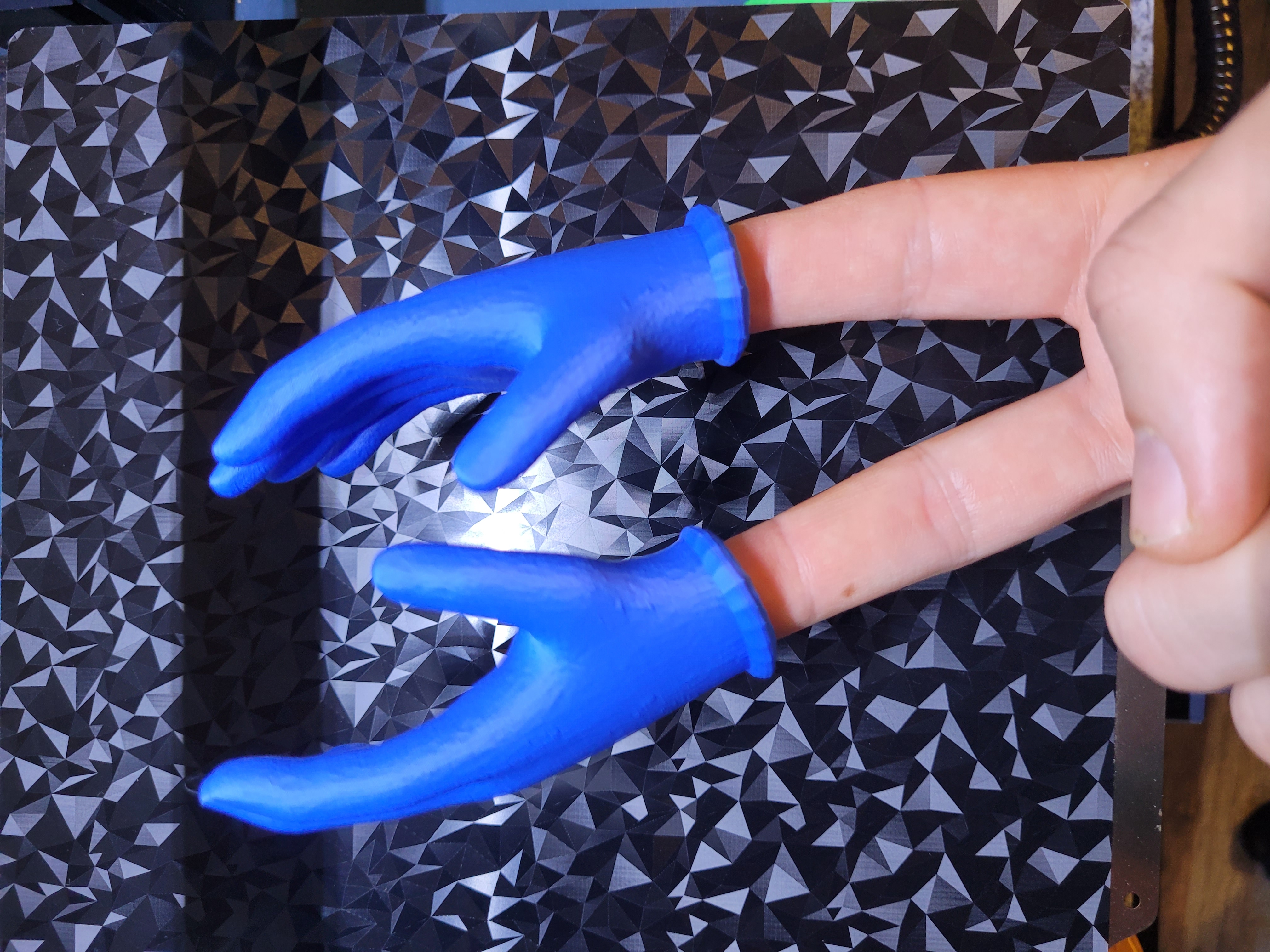 Tinyhands — miniatura 2