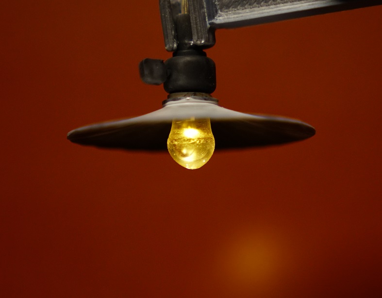 1/12 scale miniature:Retro-style pendant lamp with a shade