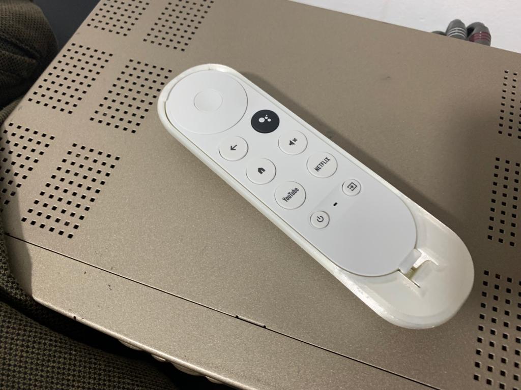 Chromecast remote control case / extender
