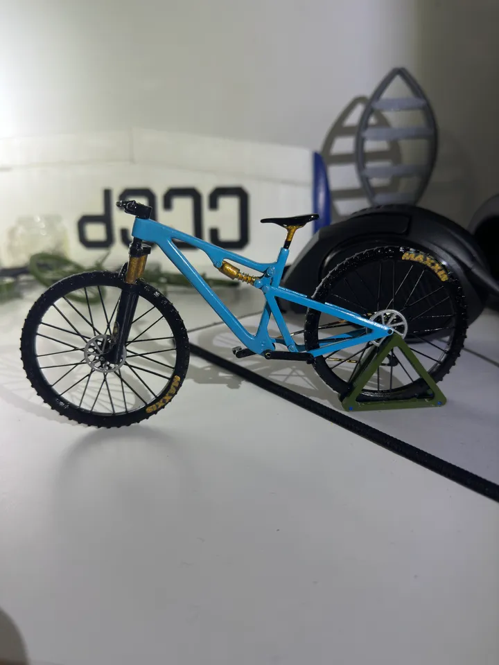 Miniature mountain outlet bike toy