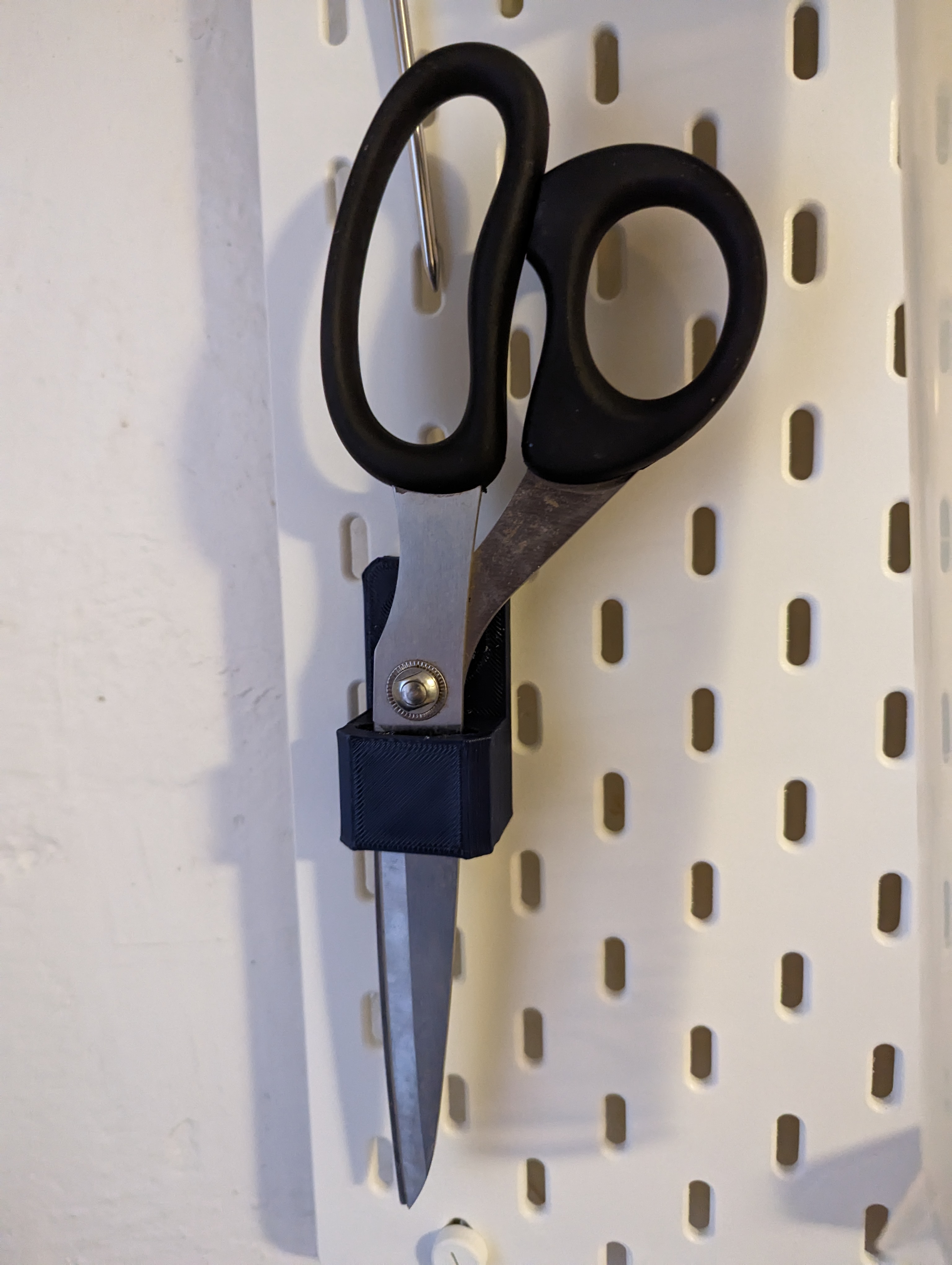 Scissor holder for IKEA Skadis
