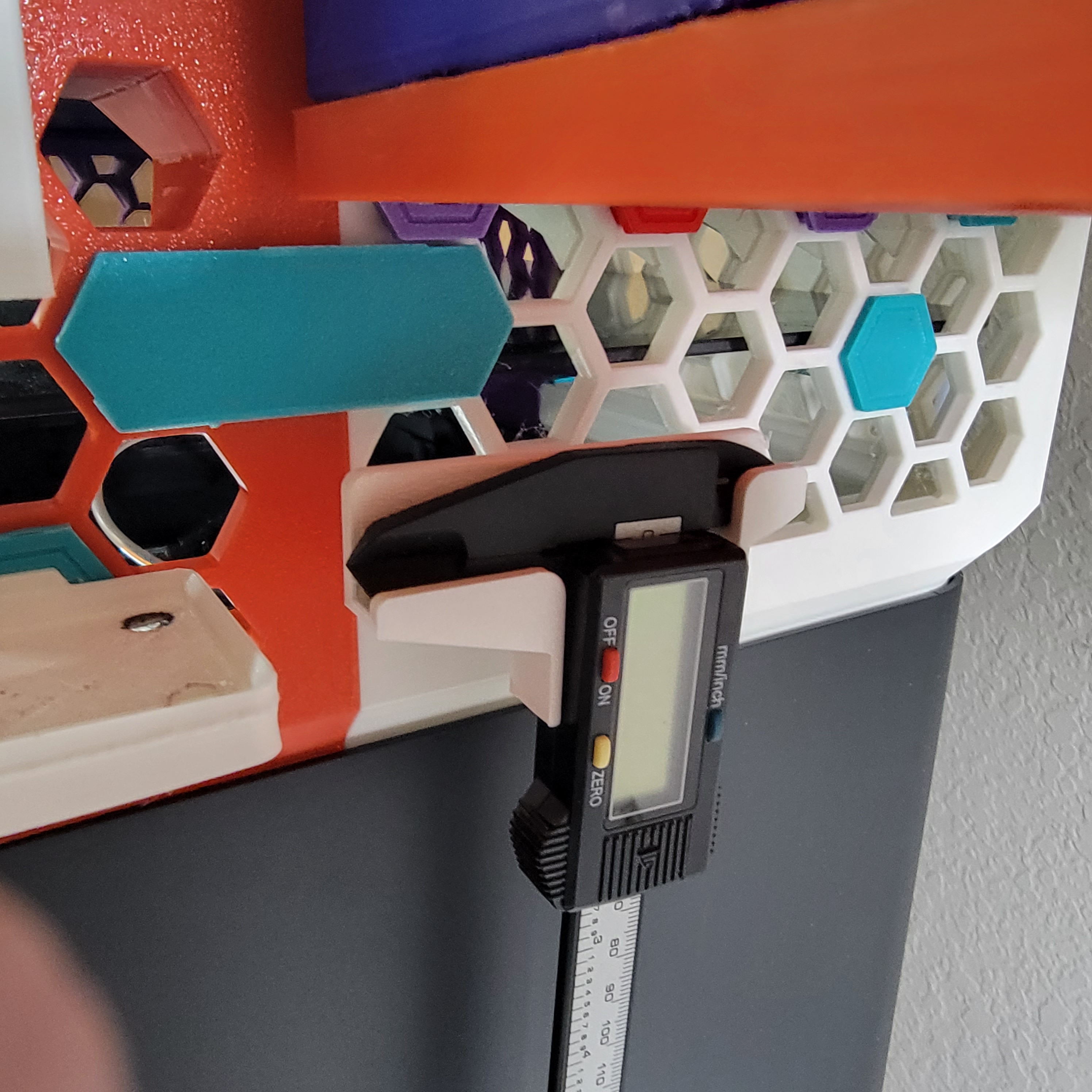 HSW Honeycomb Wall Caliper Holder w/ 3mm stud