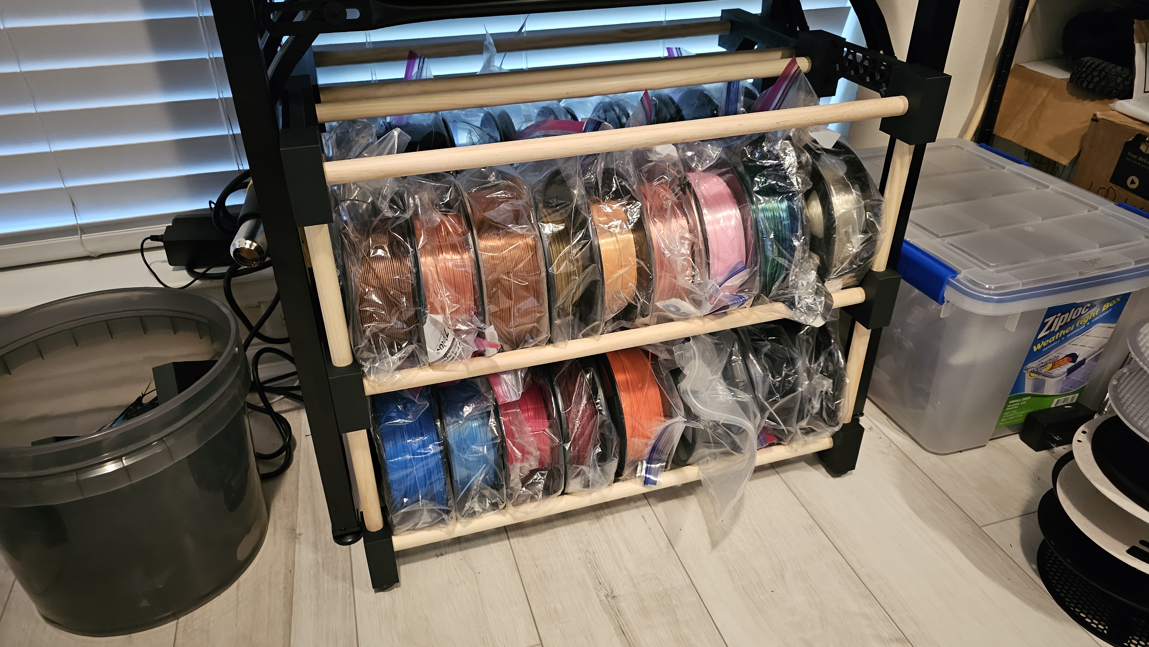 Miniatura 2 do modelo 3D Modular Spool Rack