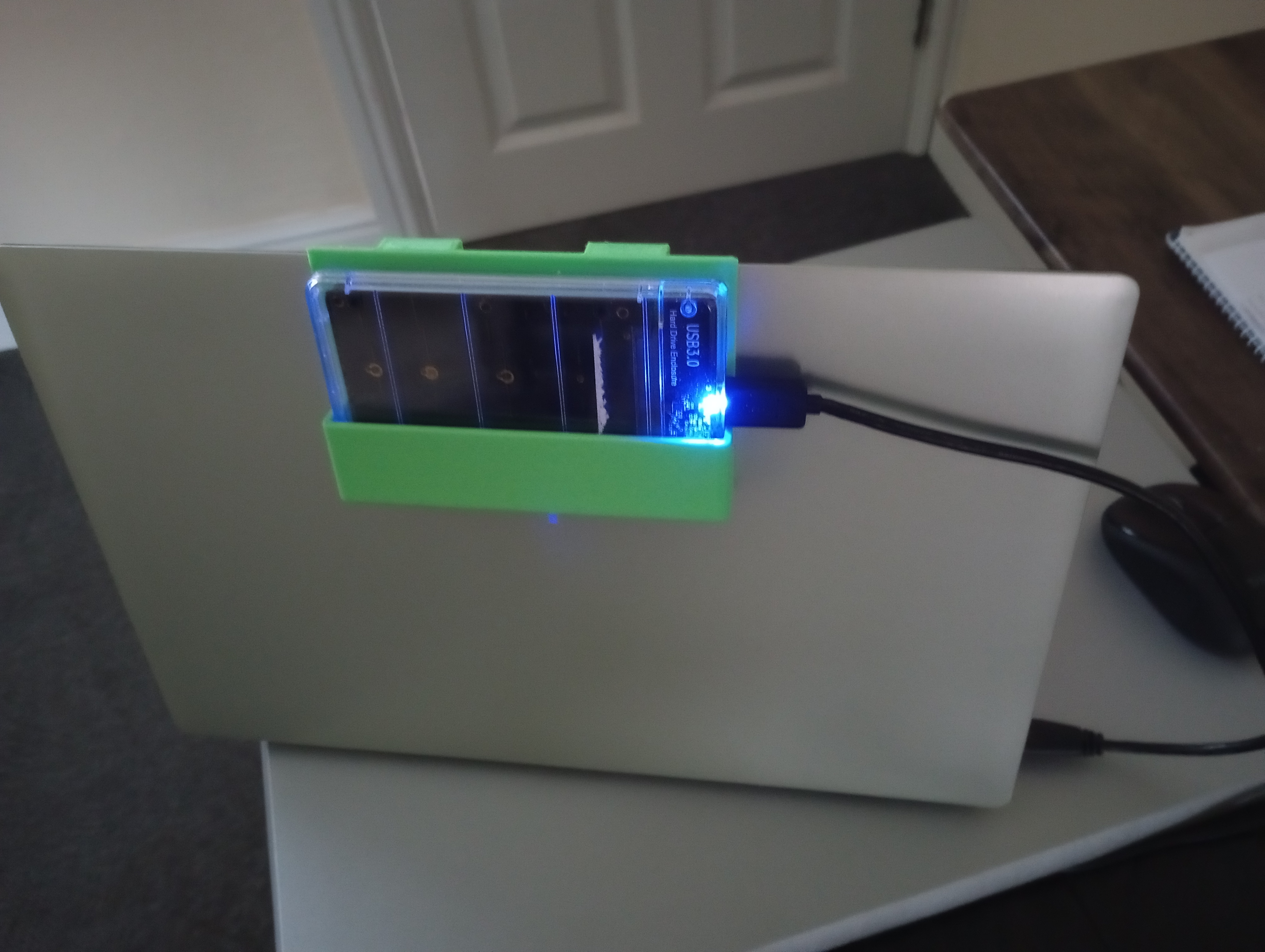 External Hard drive holder for laptop