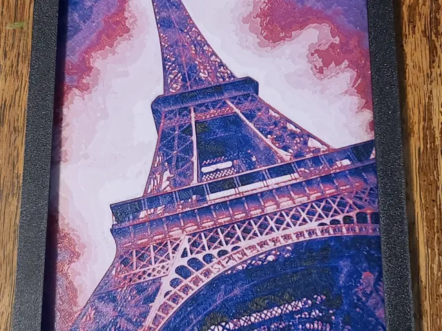 Frame for Eiffel Tower Hueforge