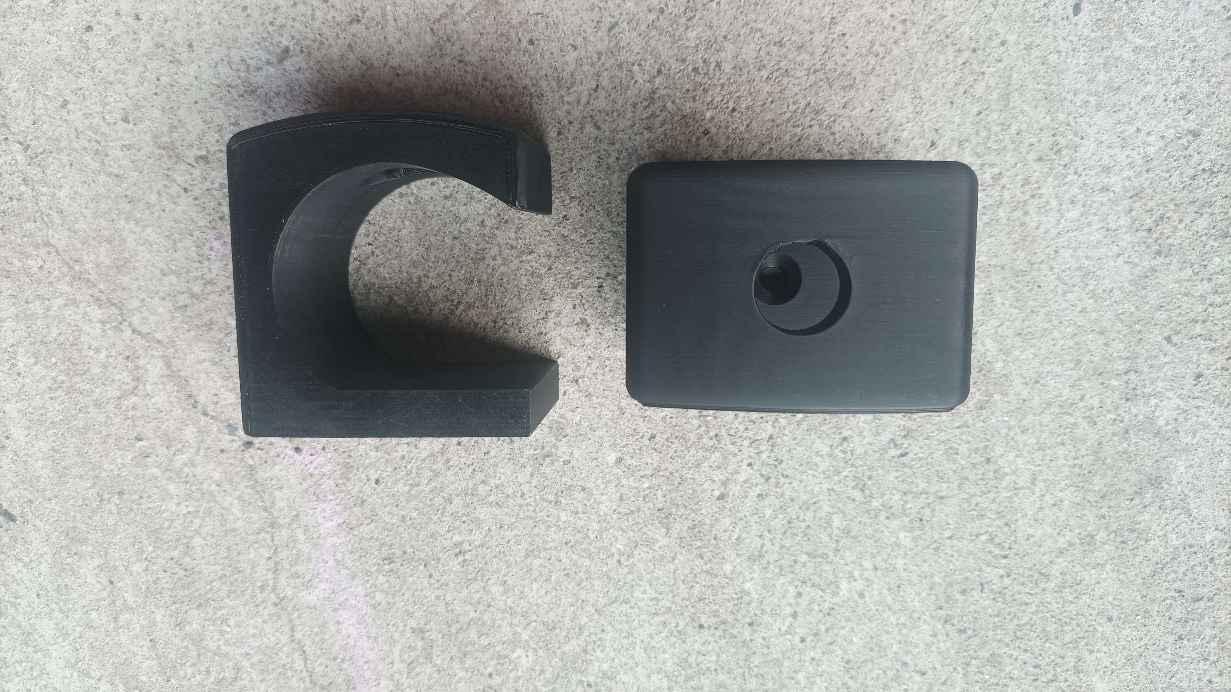Věšák na střešní příčníky Neumann, crossbars holder