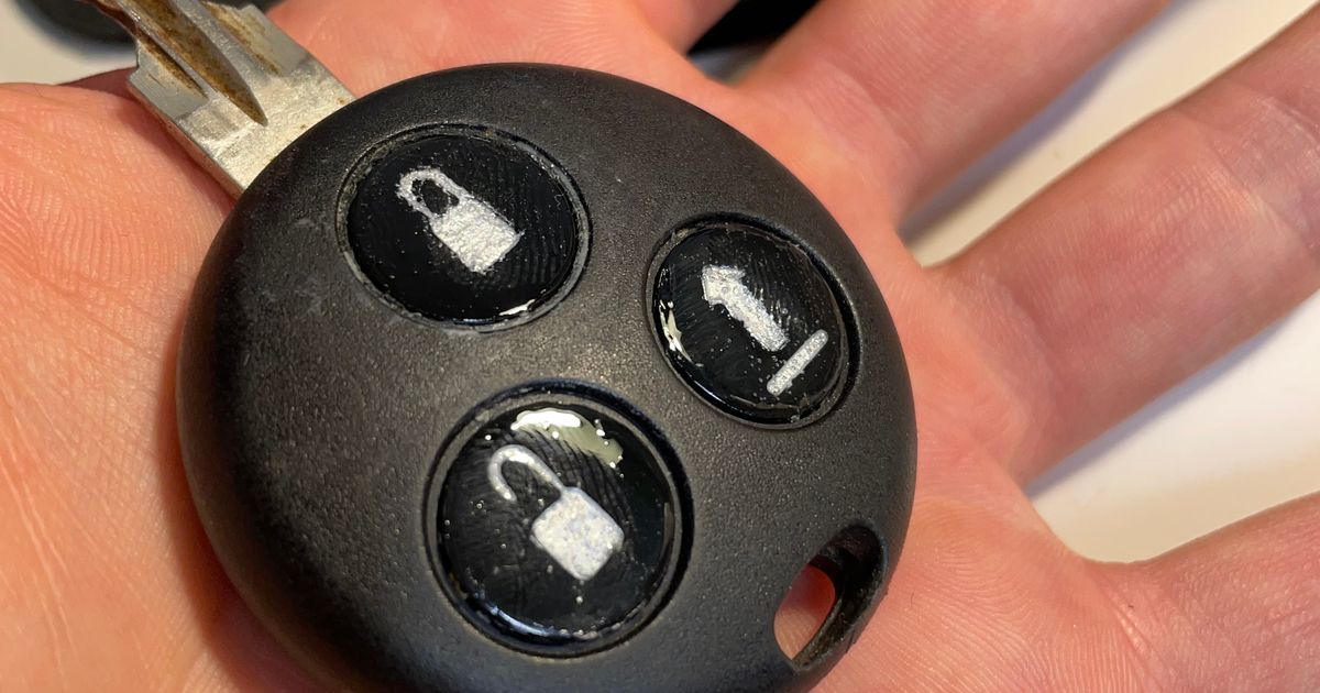 Smart car key fob fix by Sebastian Elek Download free STL model