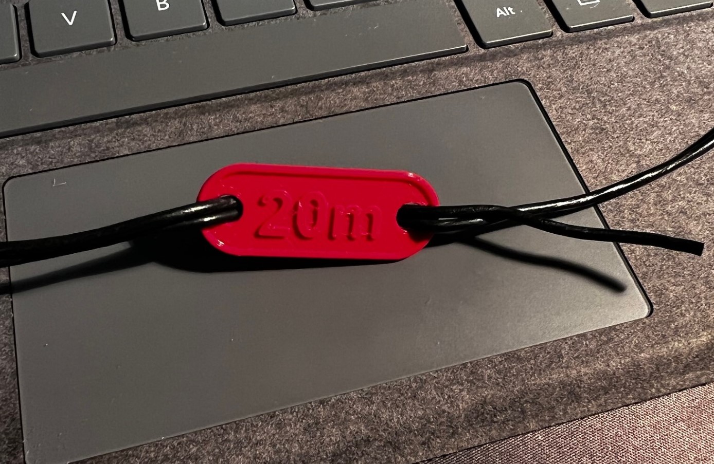 Accessory wire keeper and label for the QRP dipole antenna