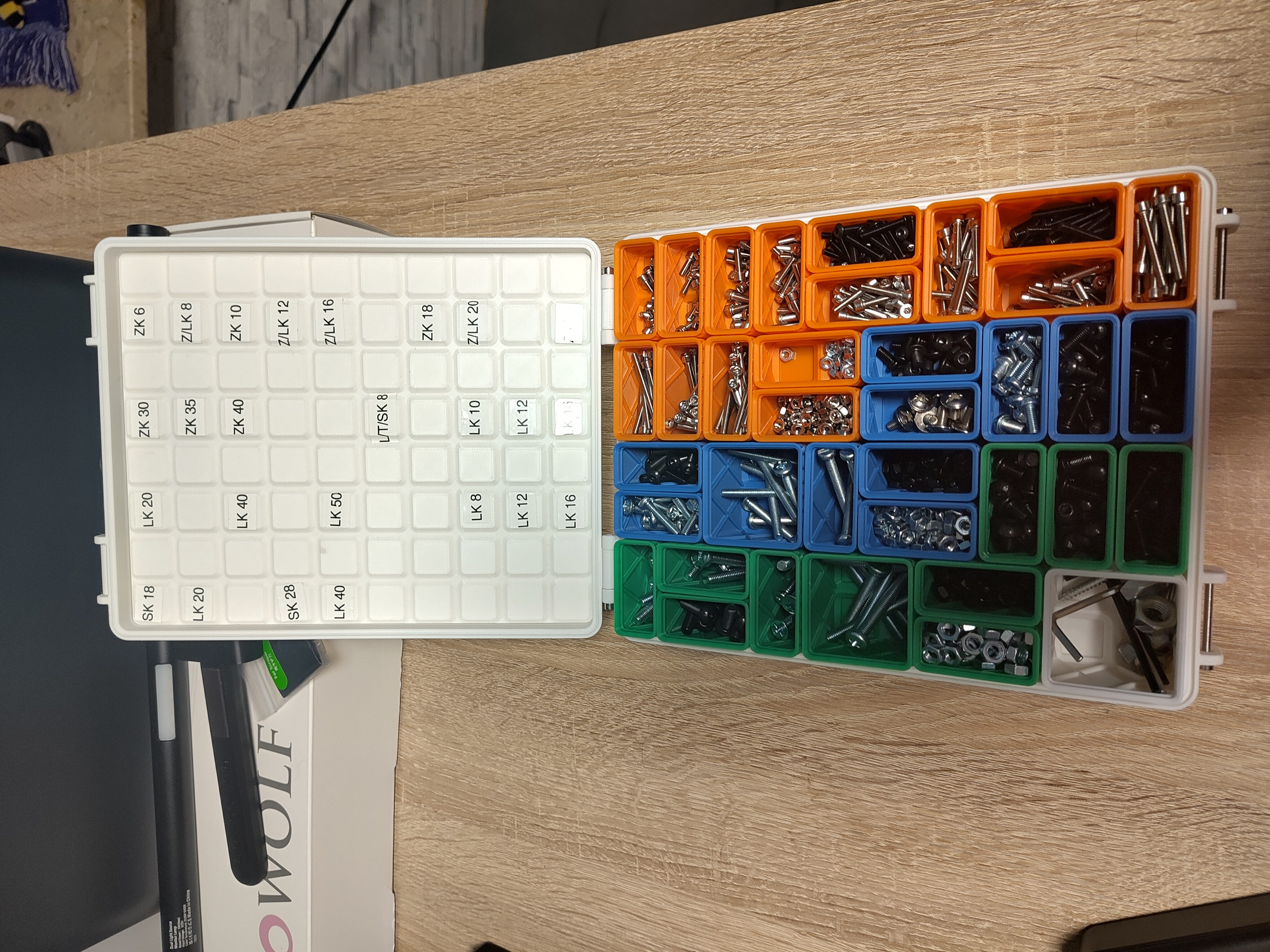 Rugged Gridfinity Box Lid Insert with Half Sizes